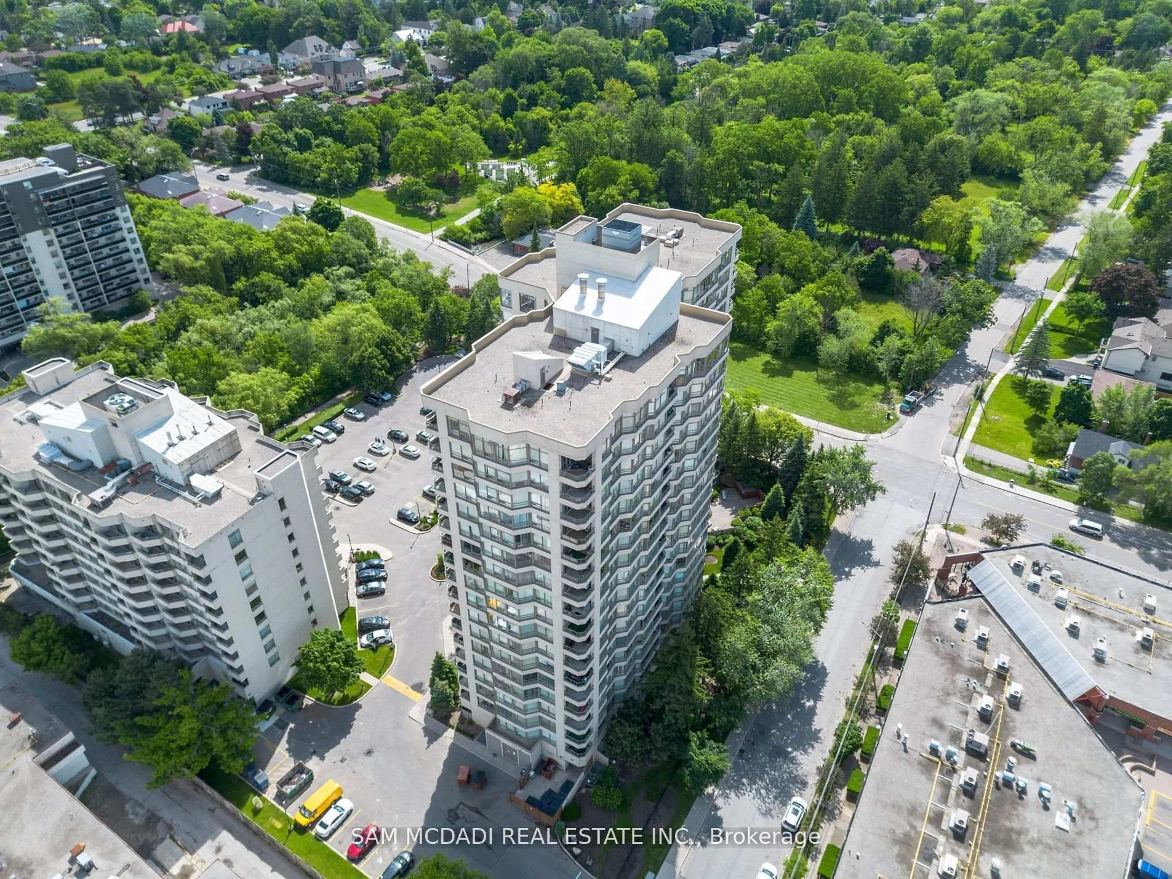 A pic from outside/outdoor area/front of a property/back of a property/a pic from drone, city buildings view from balcony for 75 King St #1105, Mississauga Ontario L5A 4G5
