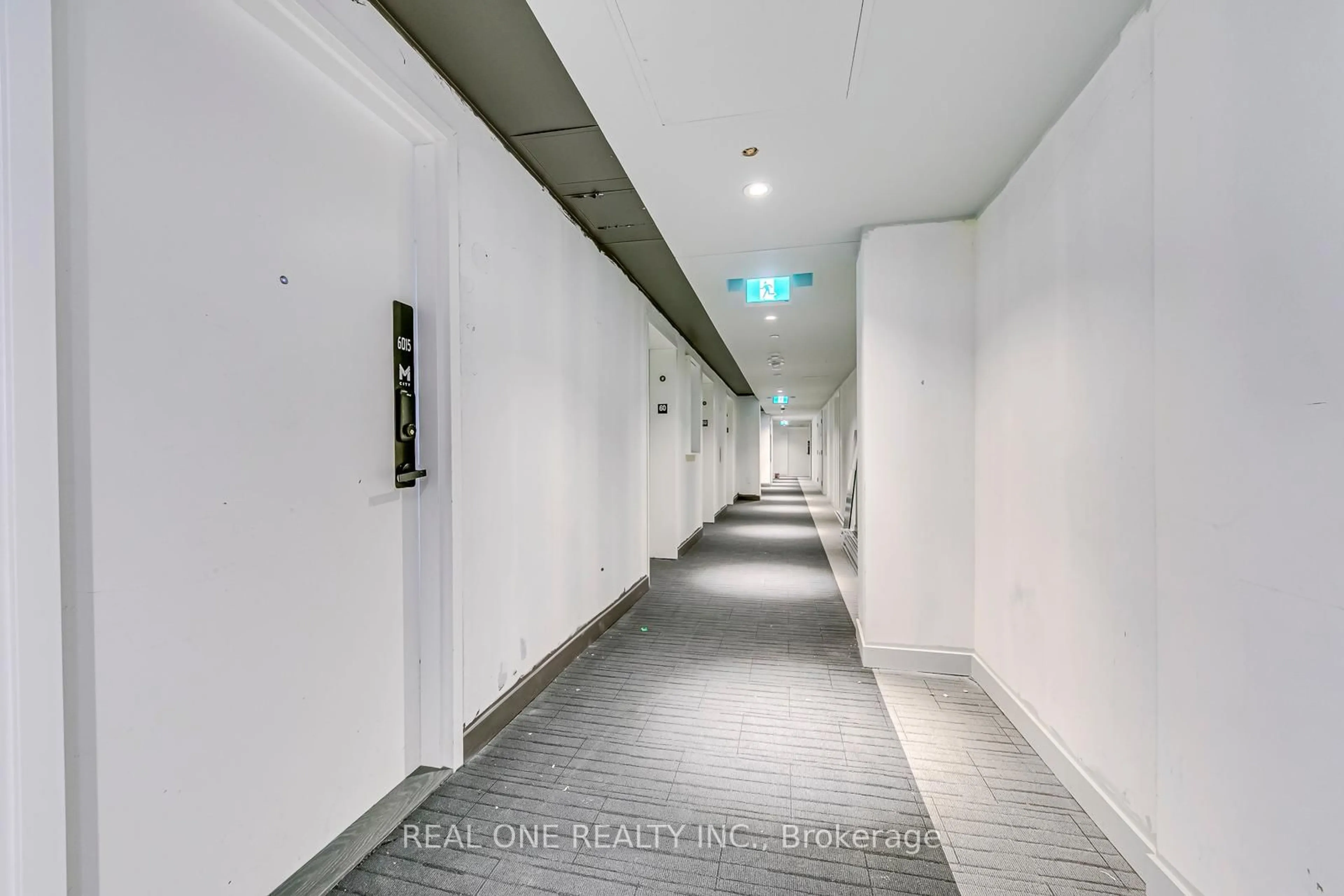 Indoor foyer for 3883 Quartz Rd #6015, Mississauga Ontario L5B 0M4