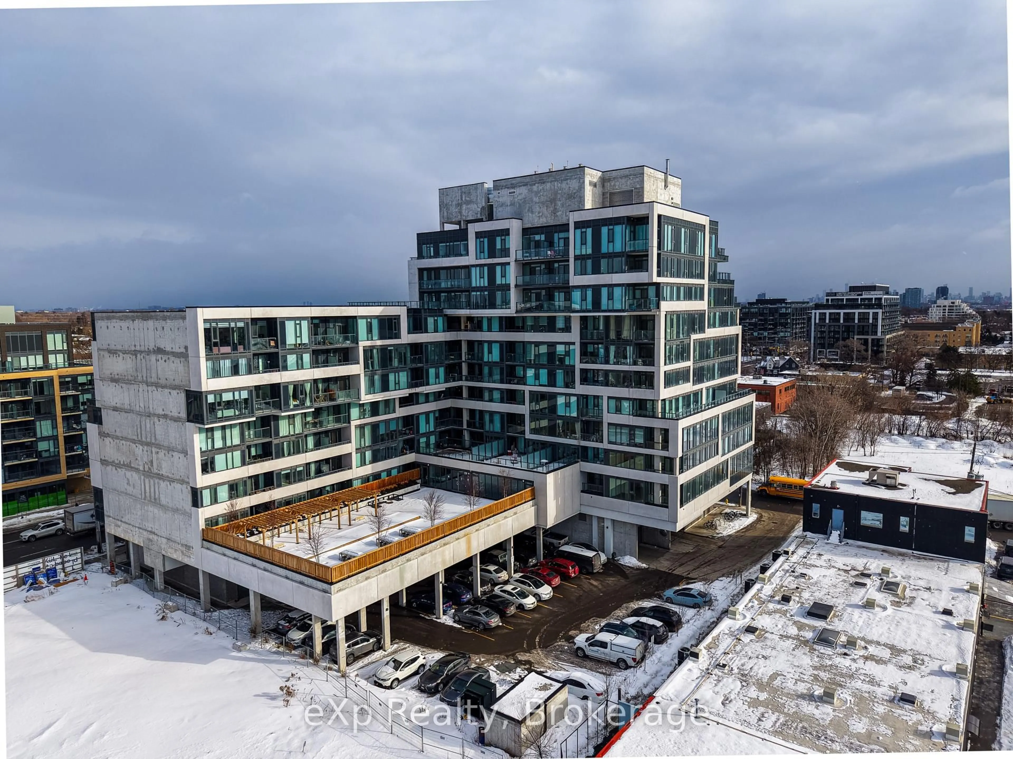 A pic from outside/outdoor area/front of a property/back of a property/a pic from drone, building for 859 The Queensway #209, Toronto Ontario M8Z 1N8