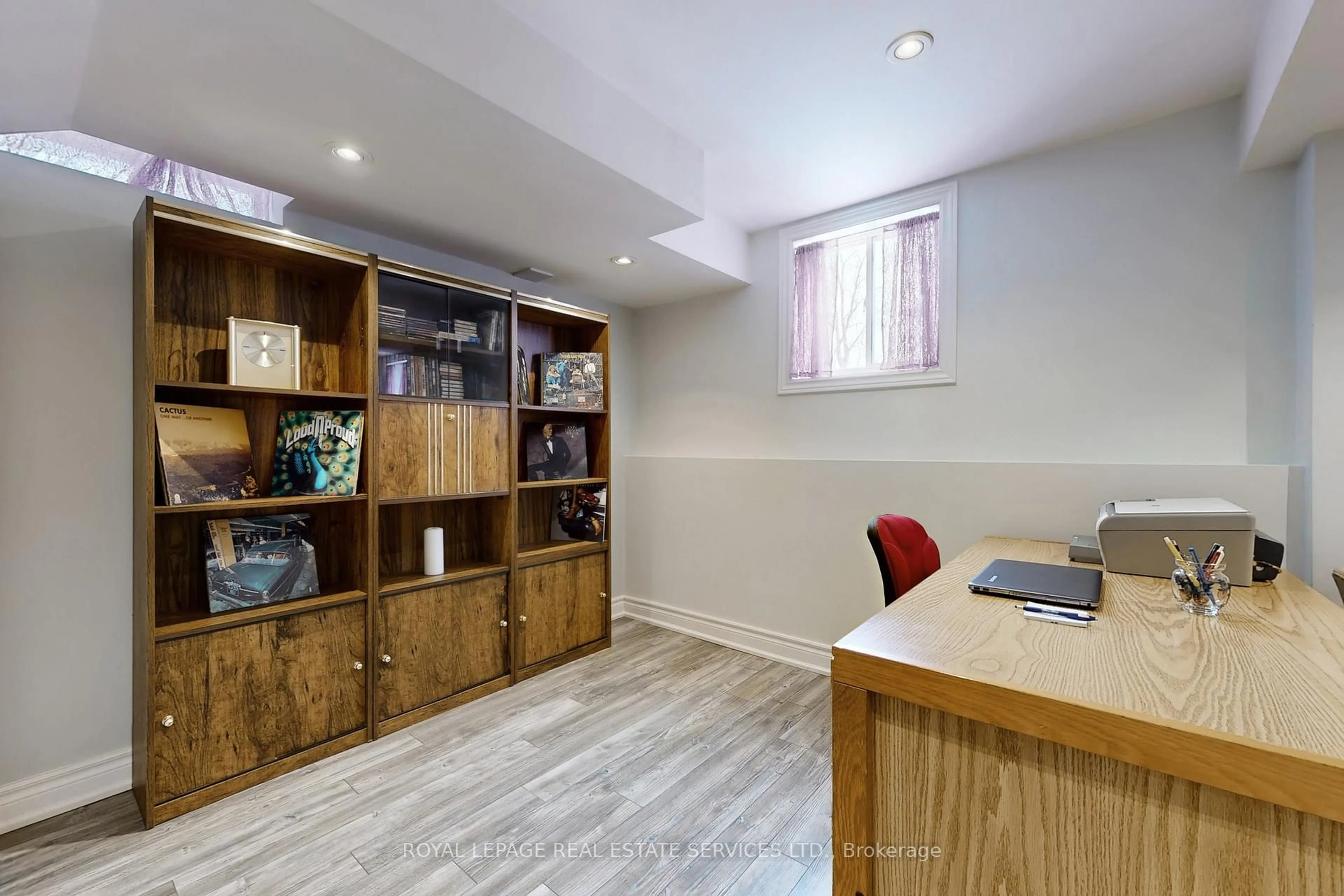 A pic of a room for 65 Ashdale Rd, Brampton Ontario L6Y 5M9