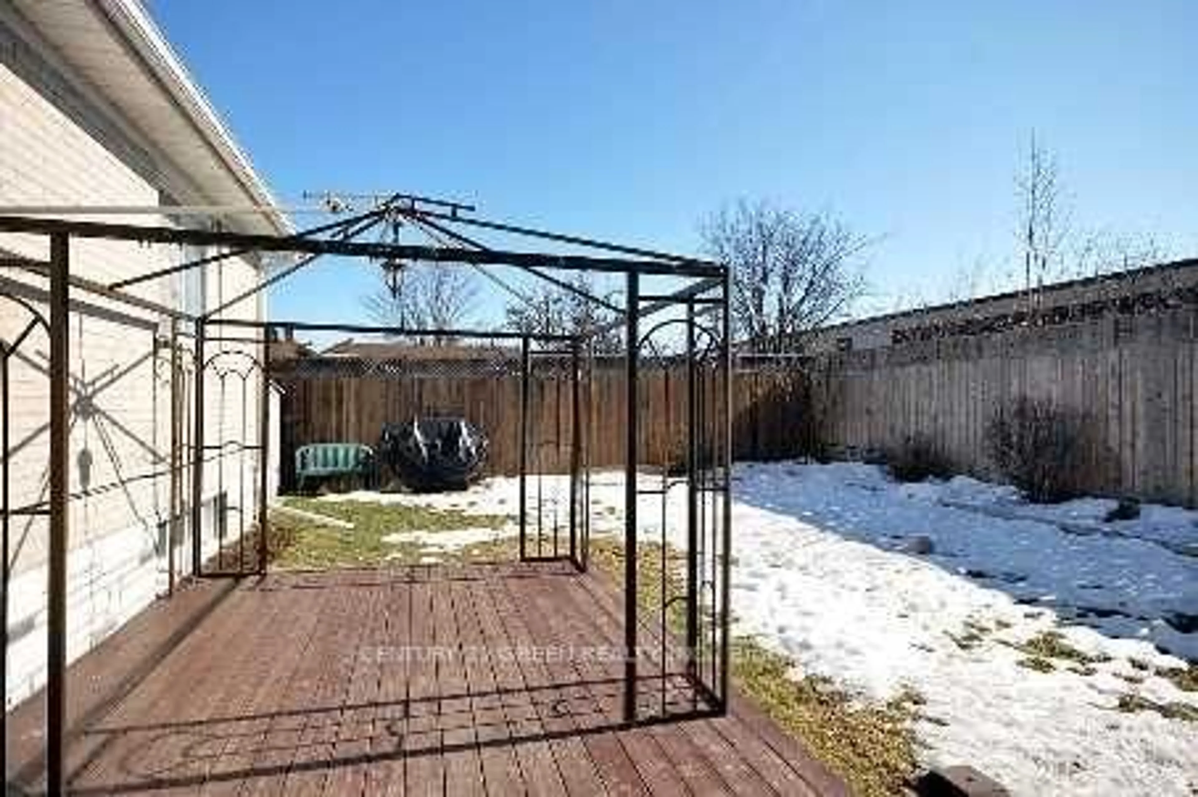 Patio, street for 9 Ridgetop Ave, Brampton Ontario L6X 1Z6