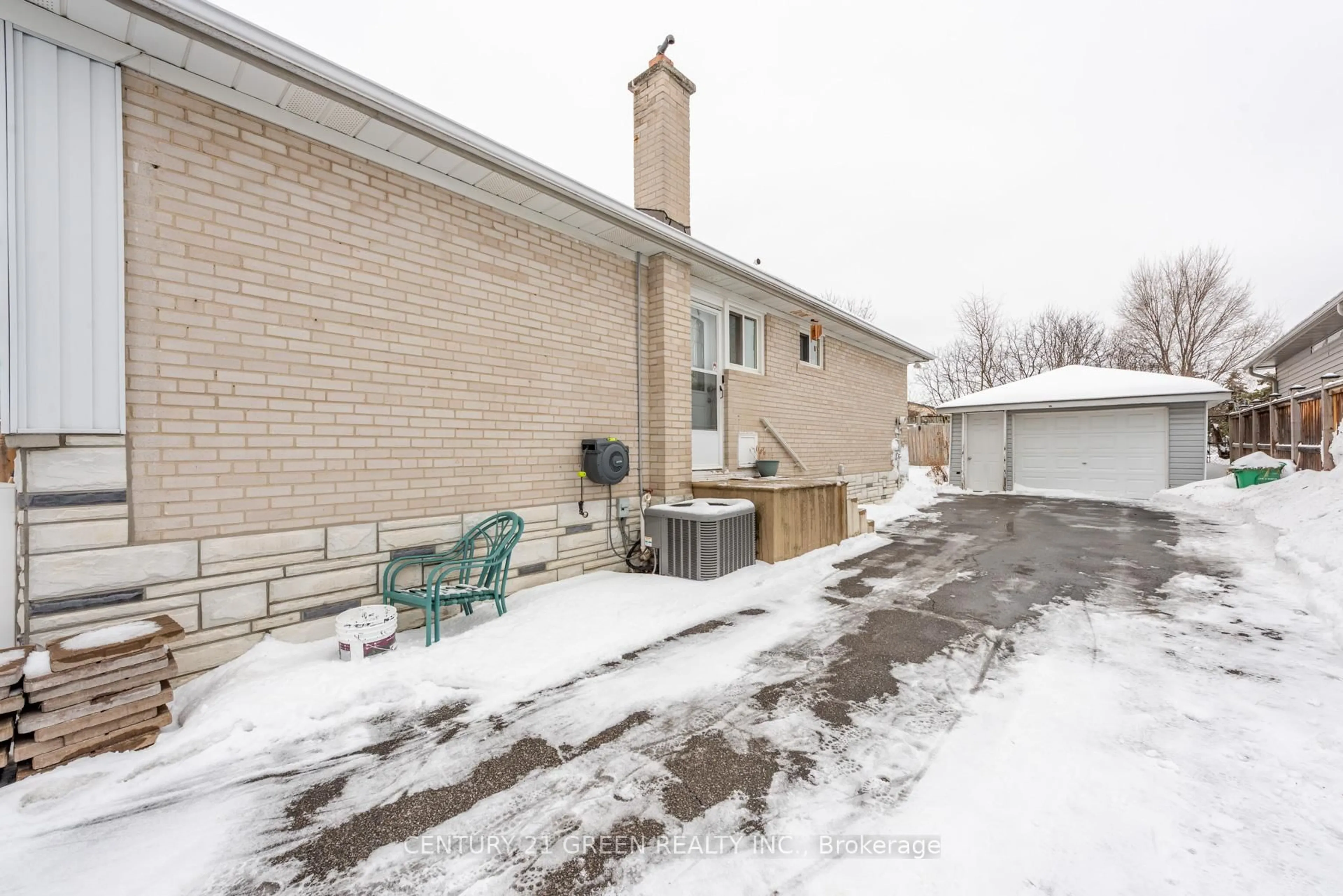 Patio, street for 9 Ridgetop Ave, Brampton Ontario L6X 1Z6