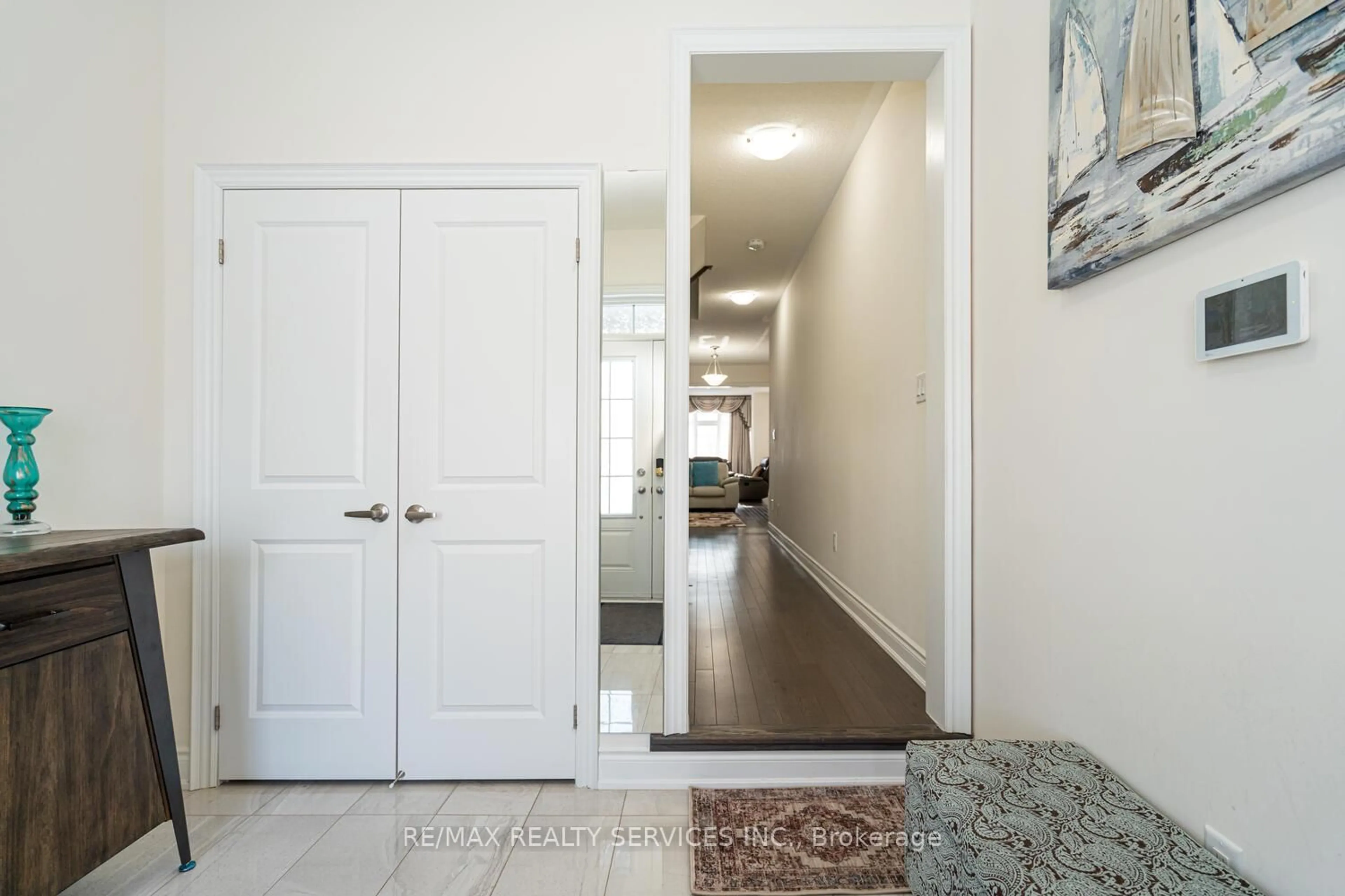 Indoor entryway for 34 Thornvalley Terr, Caledon Ontario L7C 4H9