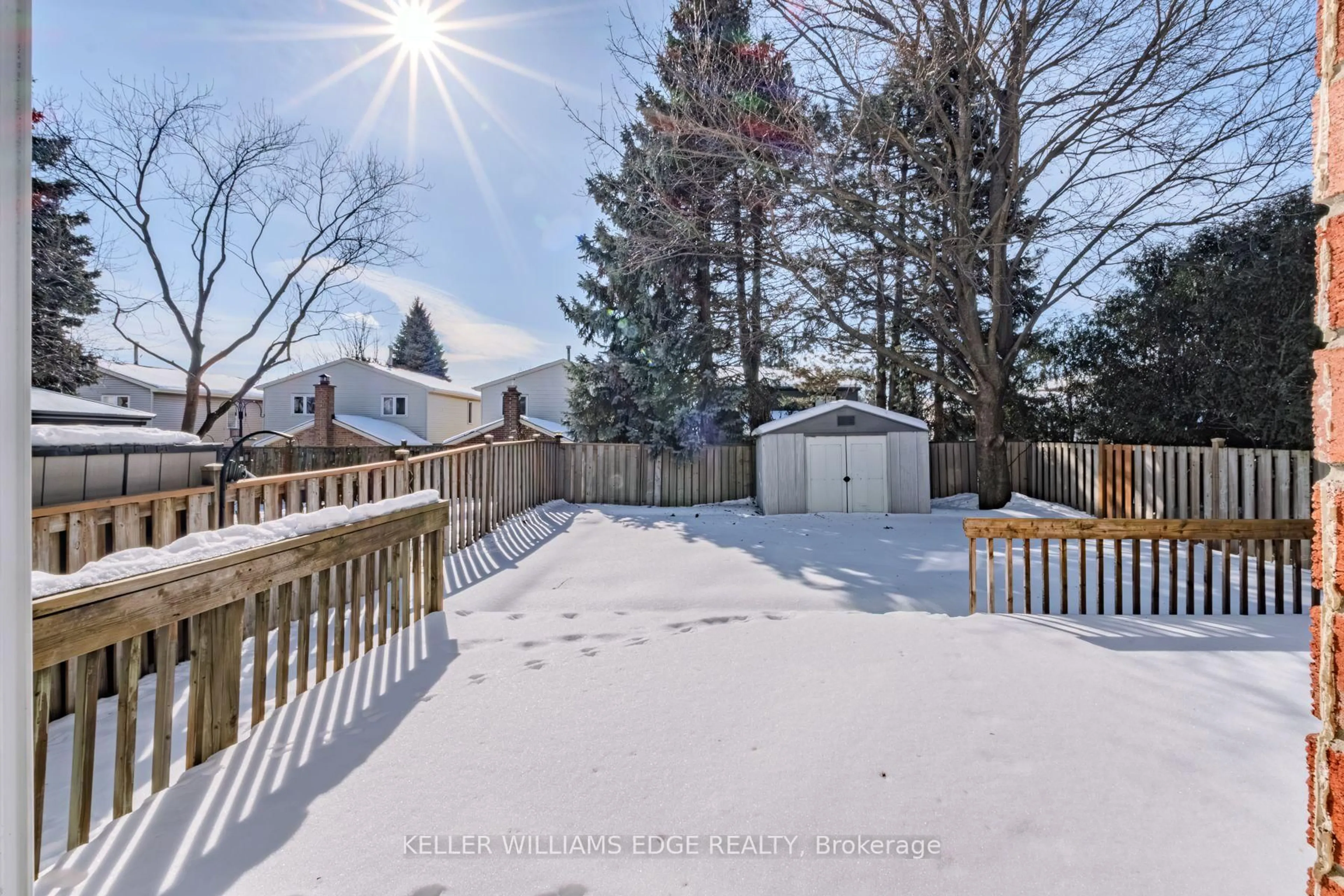 A pic from outside/outdoor area/front of a property/back of a property/a pic from drone, unknown for 3217 Twin Oaks  Burlington ON Cres, Burlington Ontario L7M 3A8