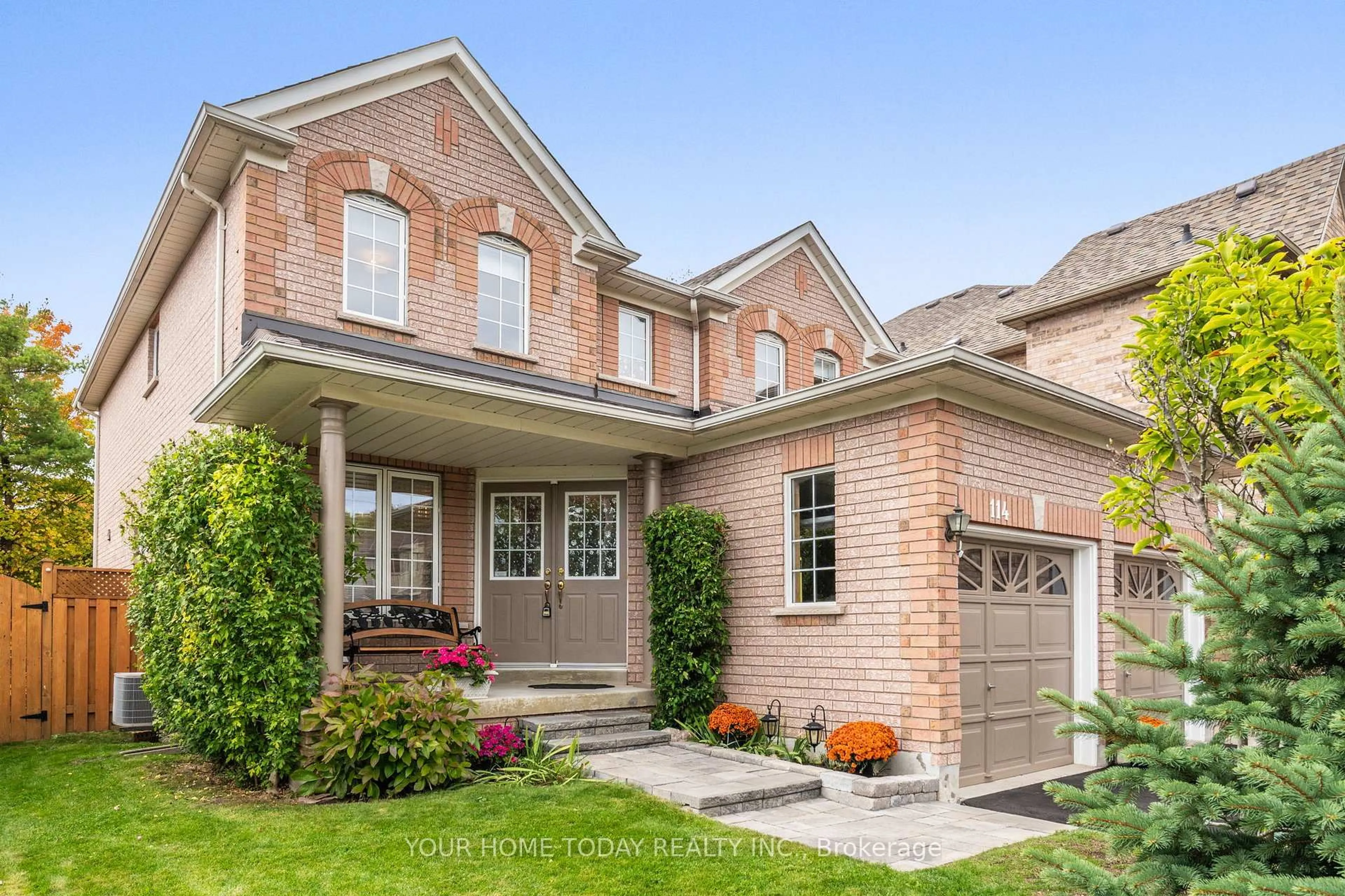Home with brick exterior material, street for 114 Russell St, Halton Hills Ontario L7G 5Z1