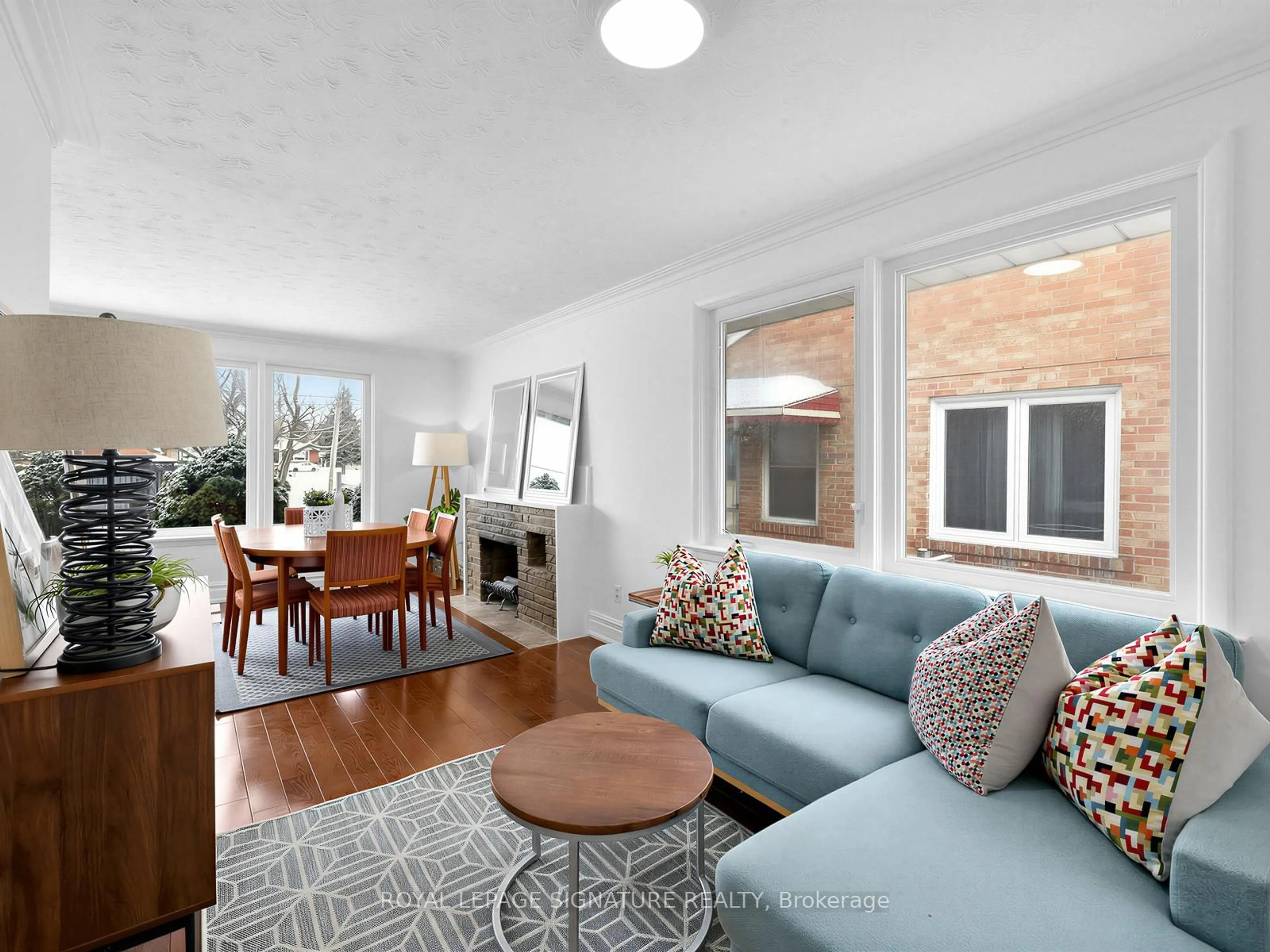 Living room with furniture, unknown for 732 Melton Dr, Mississauga Ontario L4Y 1K6