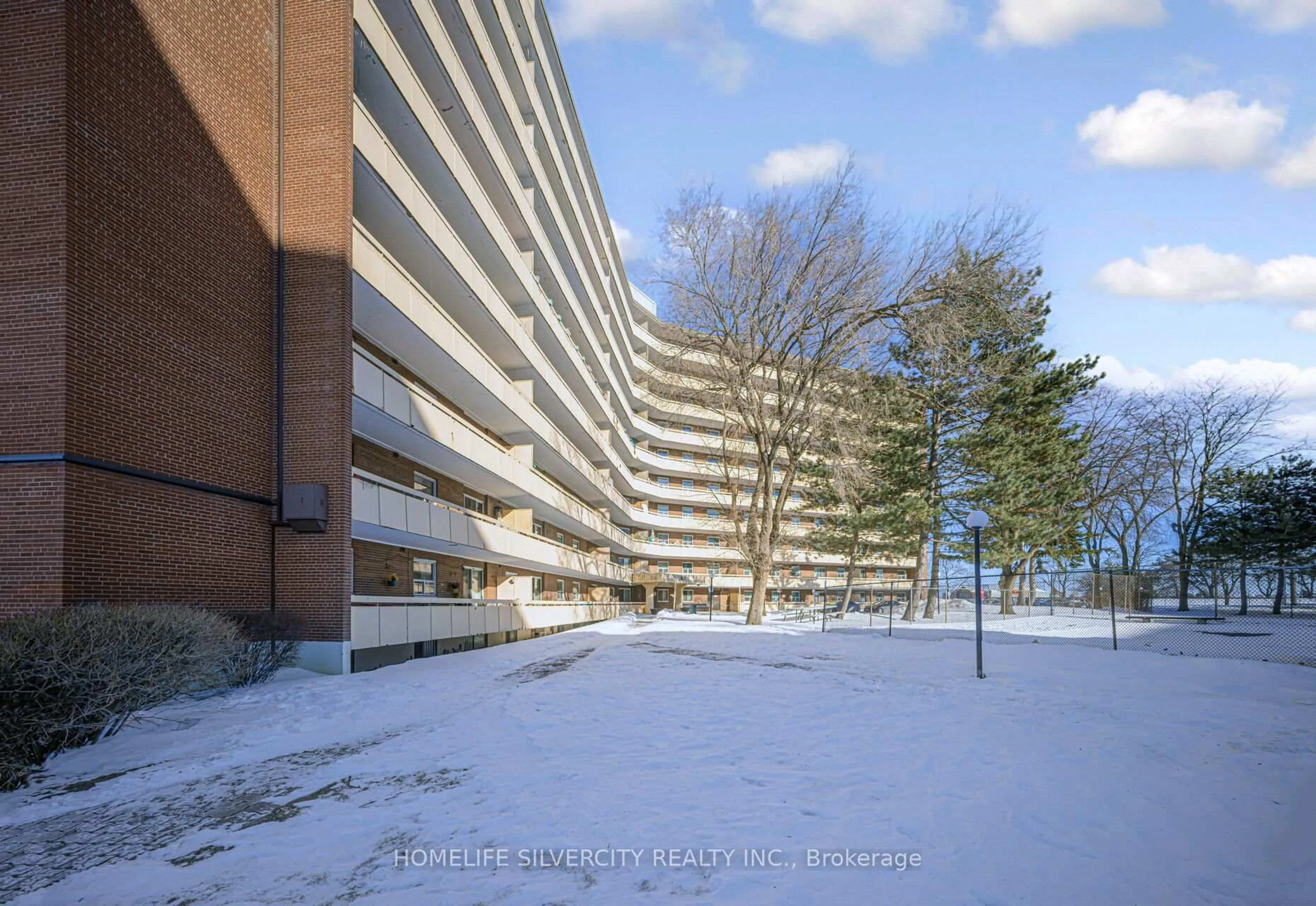 Patio, street for 3577 Derry Rd #611, Mississauga Ontario L4T 1B3