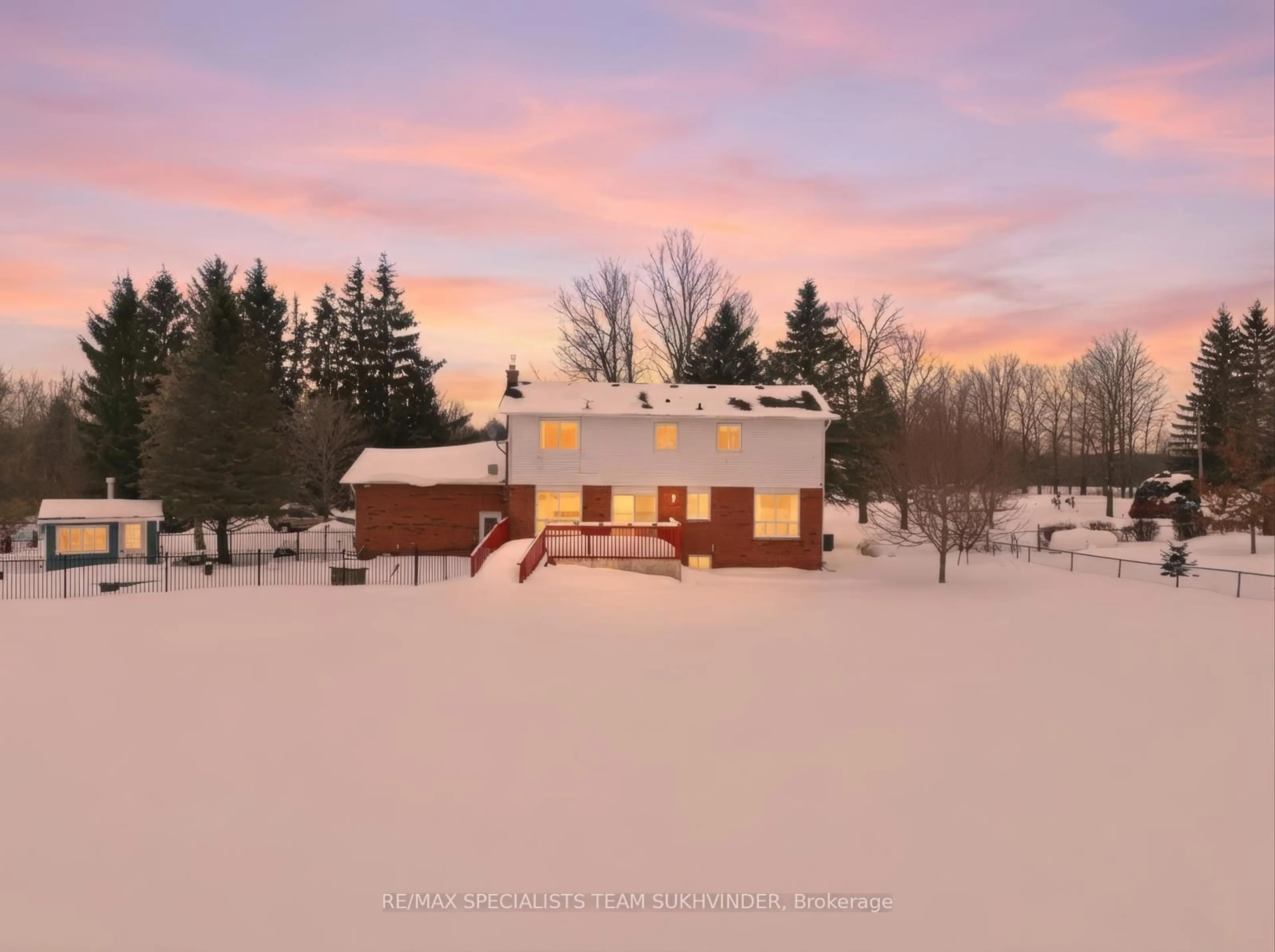 A pic from outside/outdoor area/front of a property/back of a property/a pic from drone, unknown for 18577 St Andrew's Rd, Caledon Ontario L7K 2E3