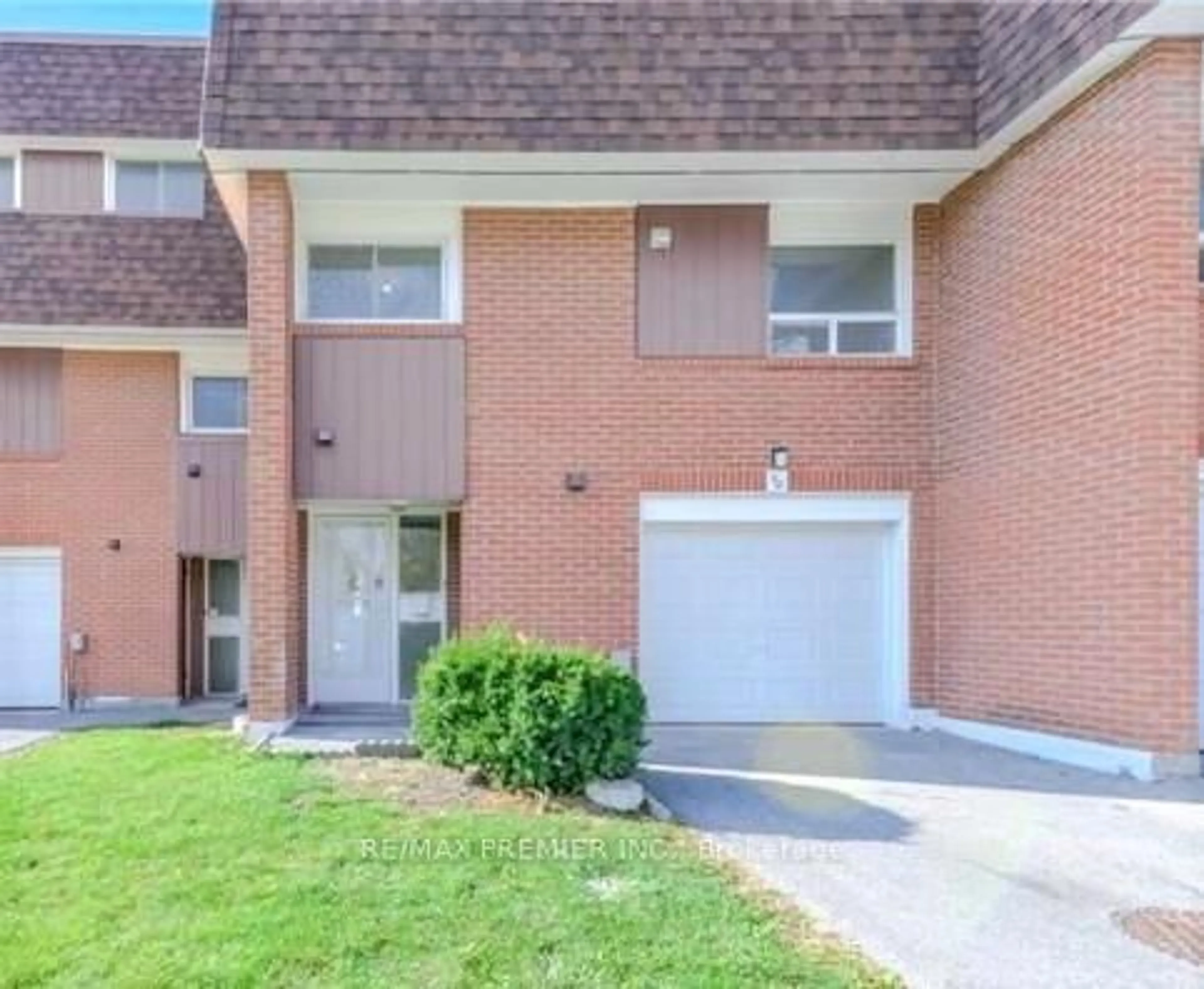 Home with brick exterior material, street for 2 Litchfield Crt #90, Toronto Ontario M9V 2A8