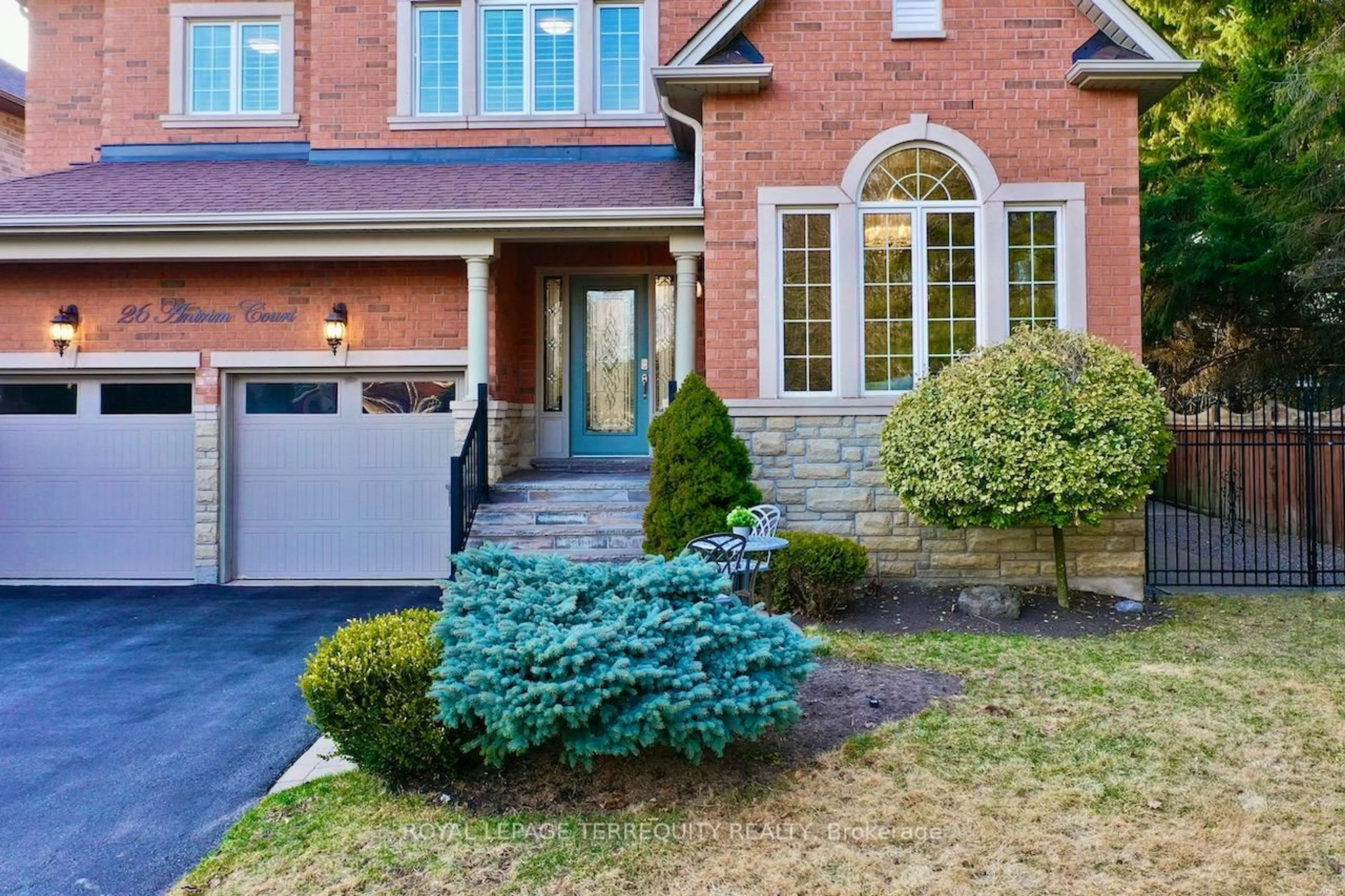 Home with brick exterior material, street for 26 Antrim Crt, Caledon Ontario L7C 1R1