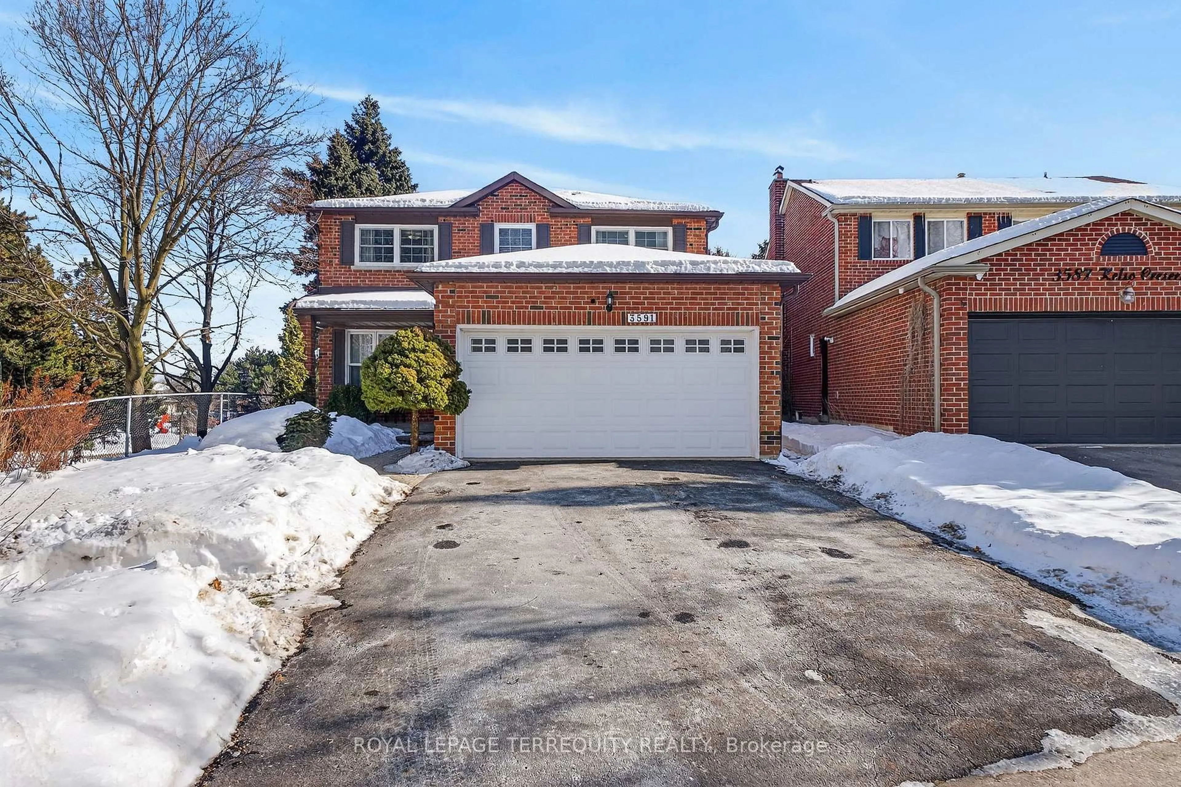 Home with brick exterior material, street for 3591 Kelso Cres, Mississauga Ontario L5L 4R9