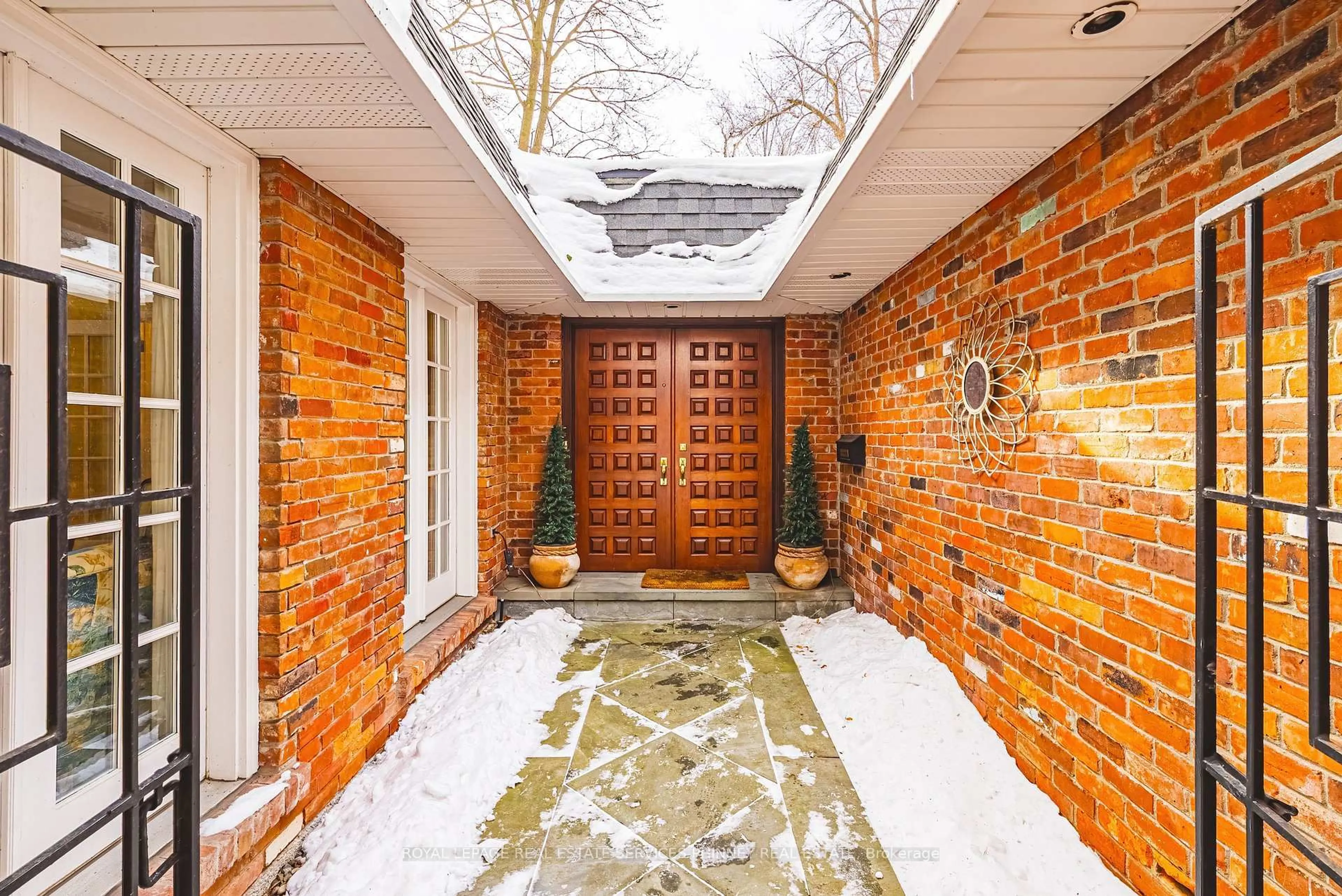 Unknown for 176 Charnwood Dr, Oakville Ontario L6J 5H1