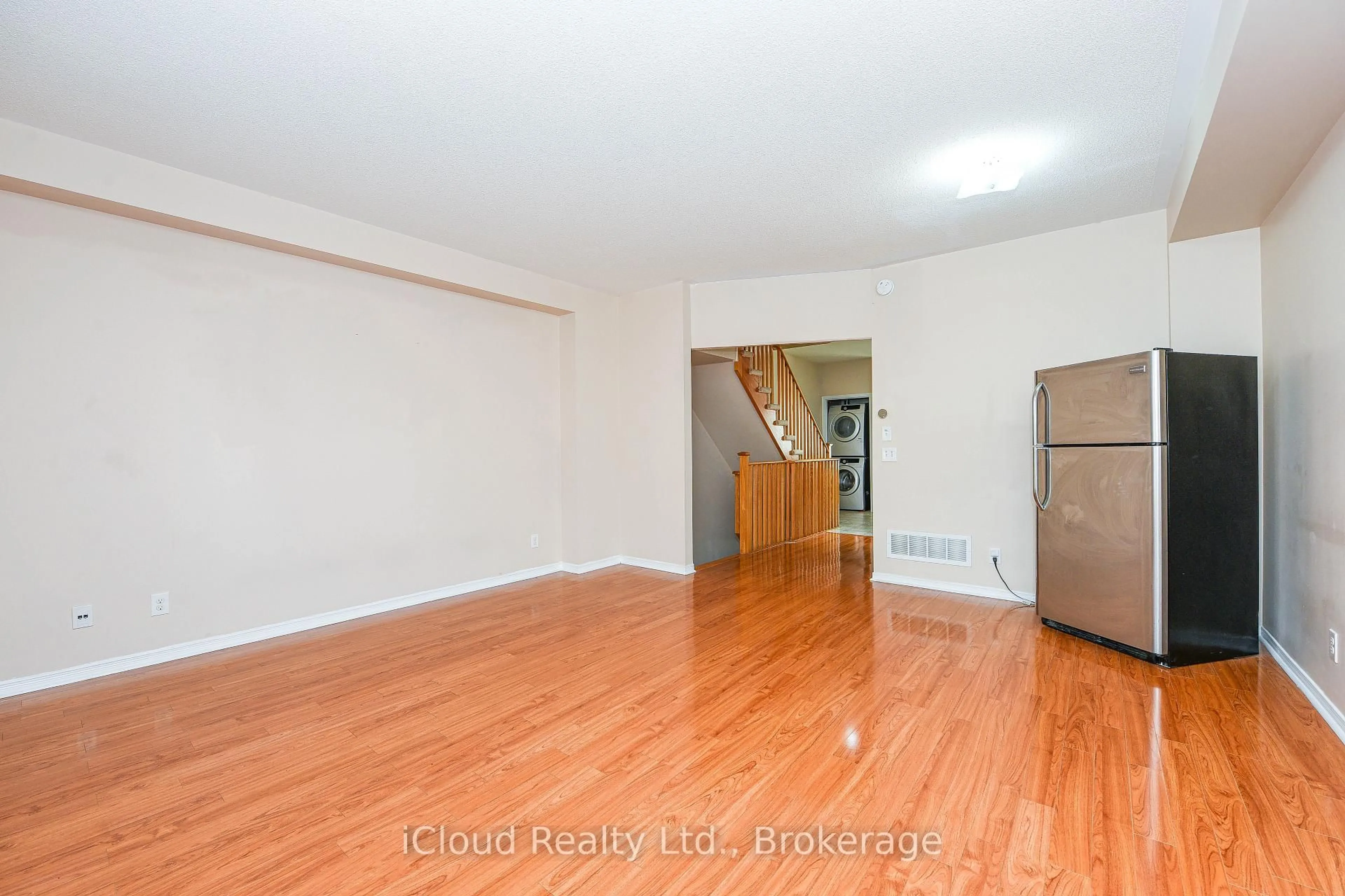 A pic of a room for 103 Cedar Lake Cres, Brampton Ontario L6Y 0R1