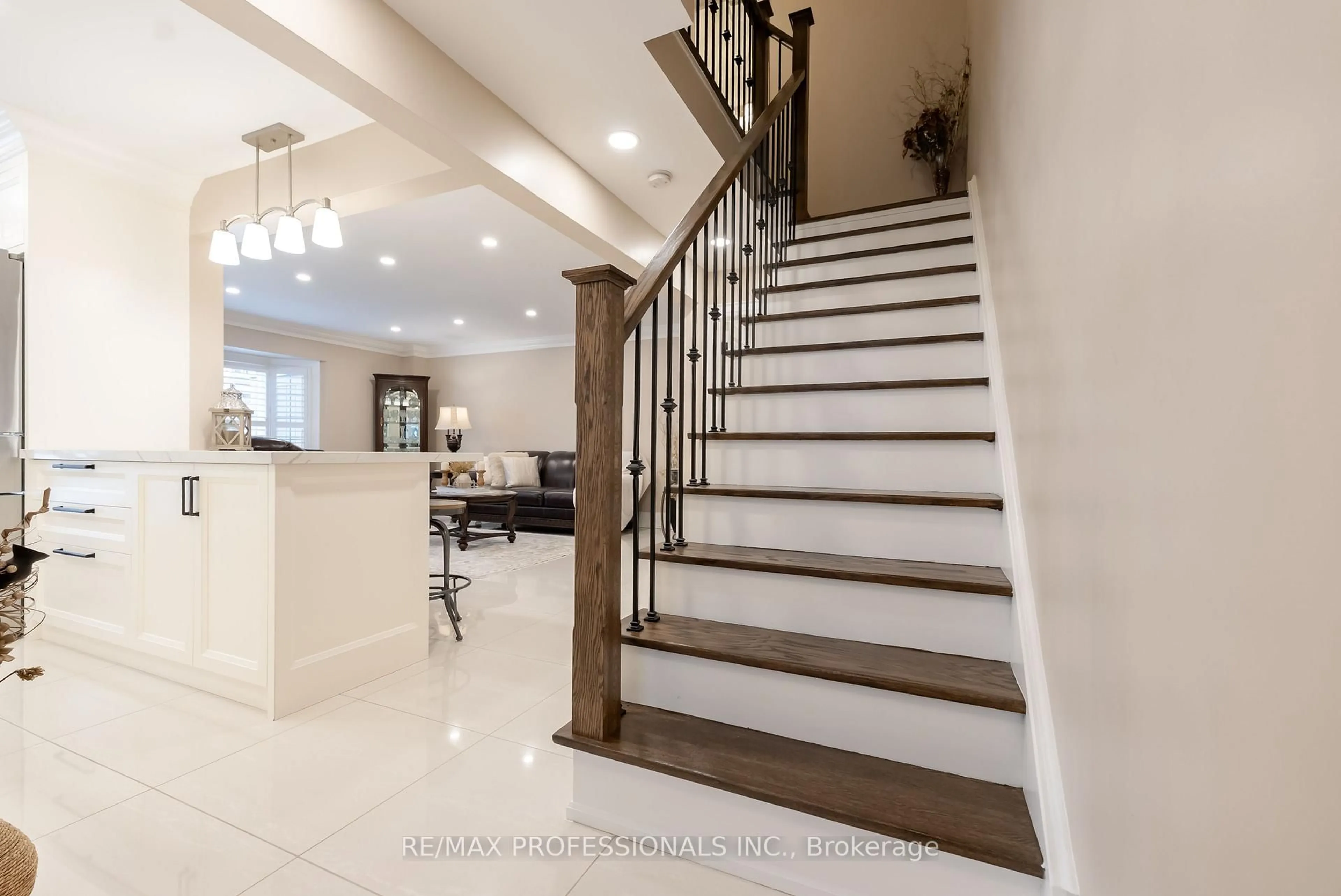 Unknown for 99 Desert Sand Dr, Brampton Ontario L6R 1V7