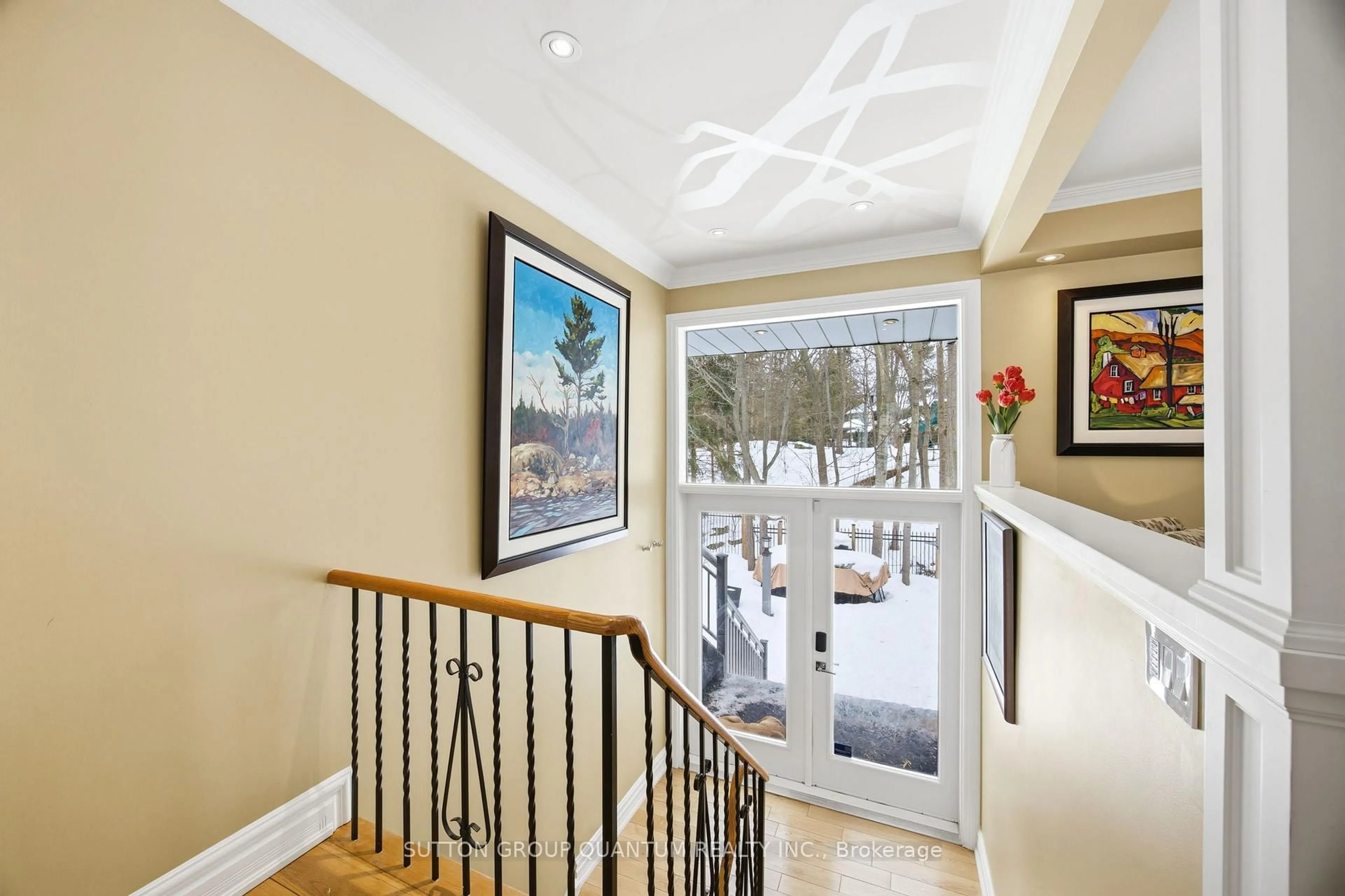 Indoor entryway for 1319 South Aldo Dr, Mississauga Ontario L5H 3E7