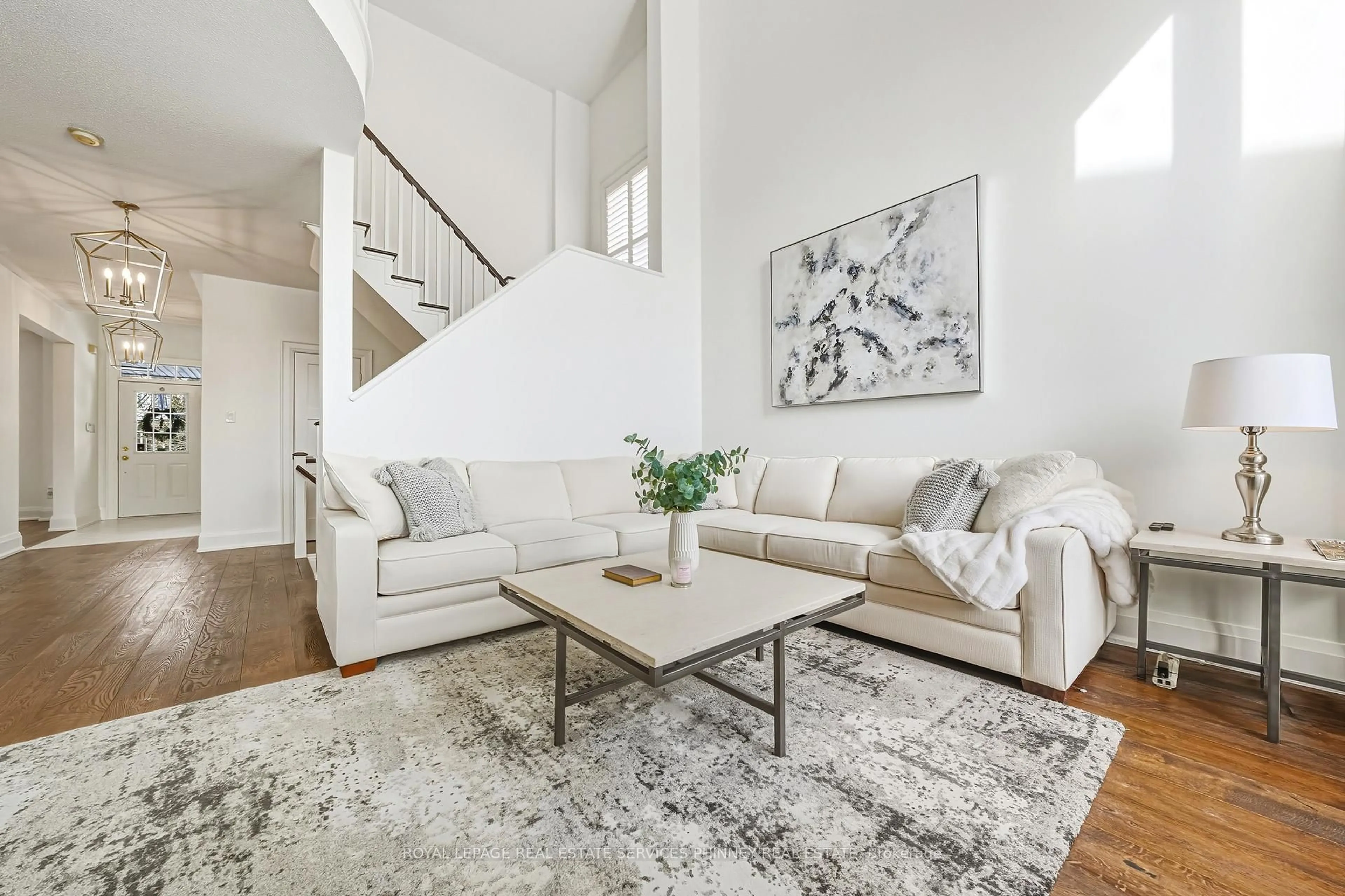 Living room with furniture, unknown for 958 Irish Moss Rd, Mississauga Ontario L5W 1W5