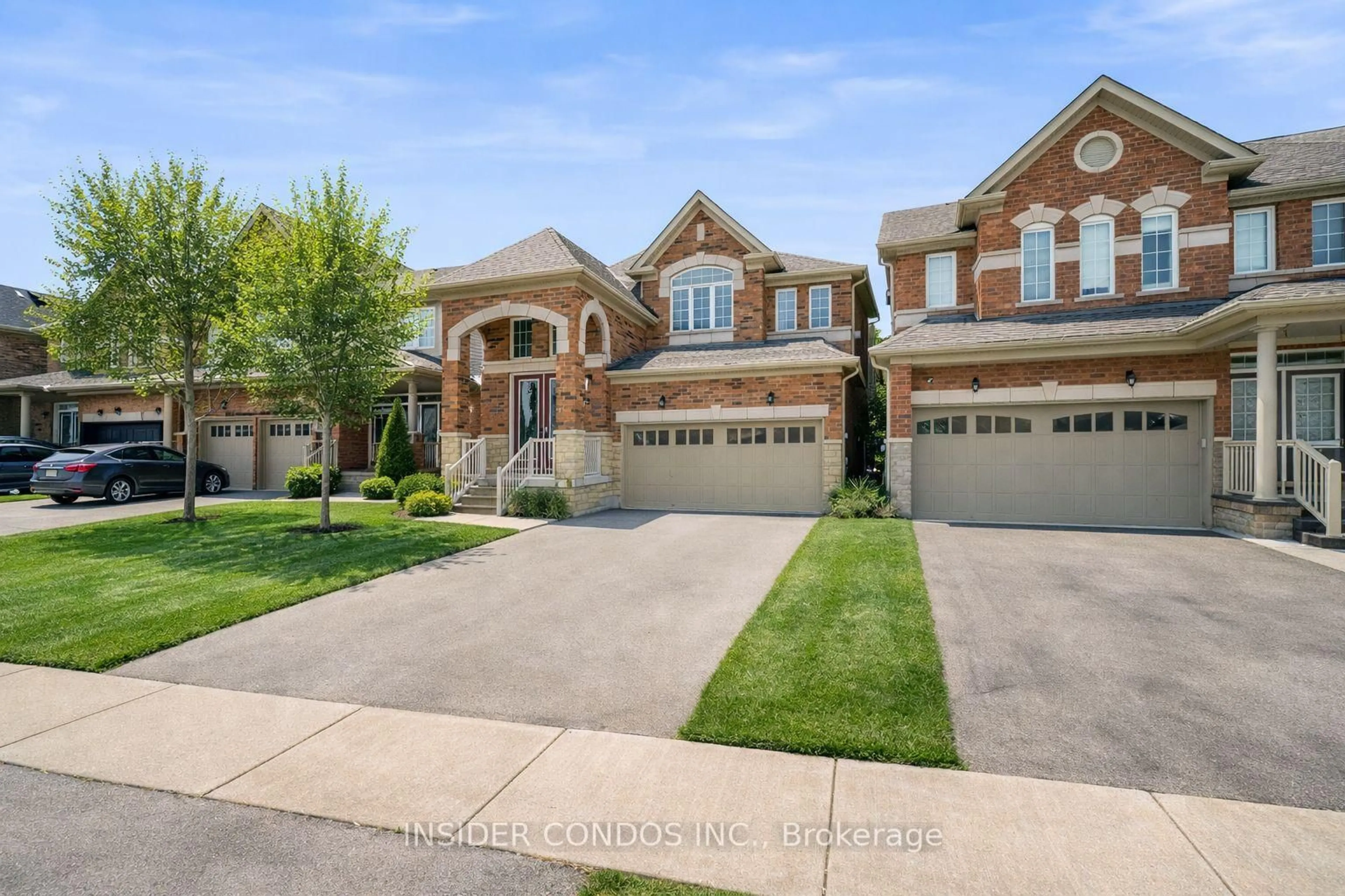 Home with brick exterior material, street for 185 Bonnieglen Farm Blvd, Caledon Ontario L6P 1K7