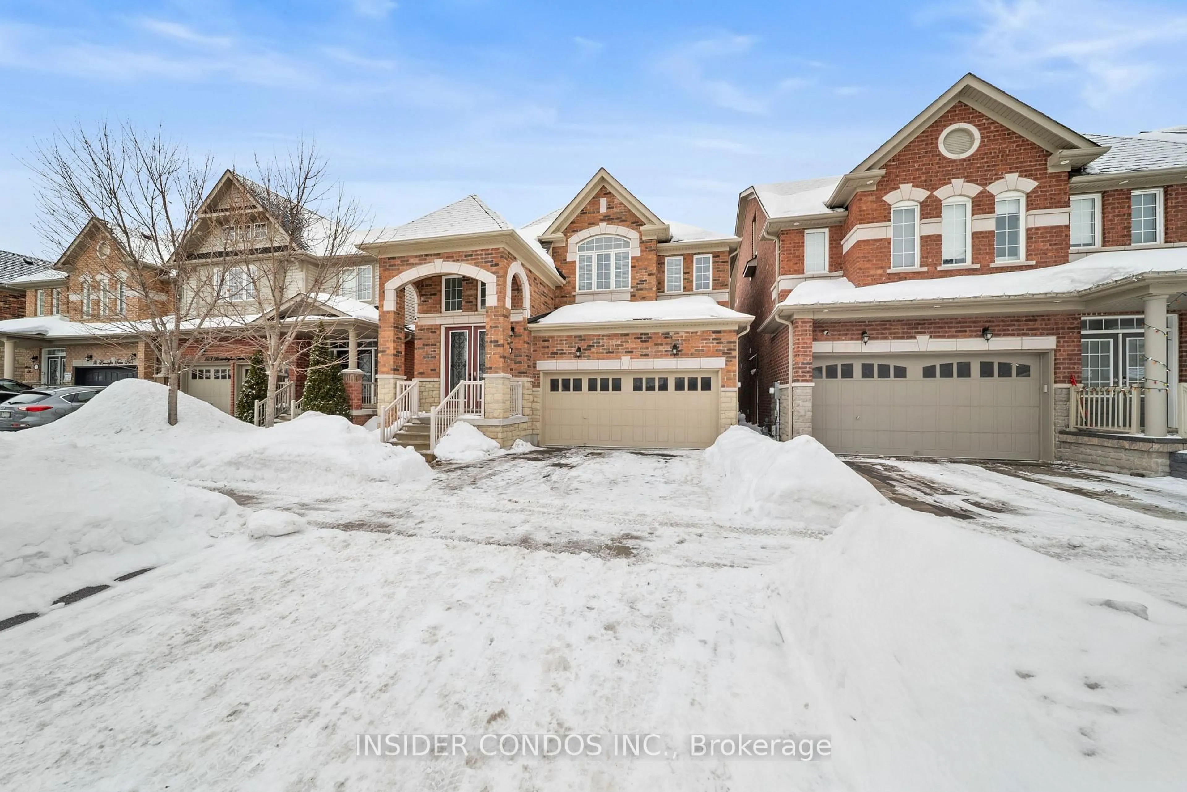 Home with brick exterior material, street for 185 Bonnieglen Farm Blvd, Caledon Ontario L6P 1K7