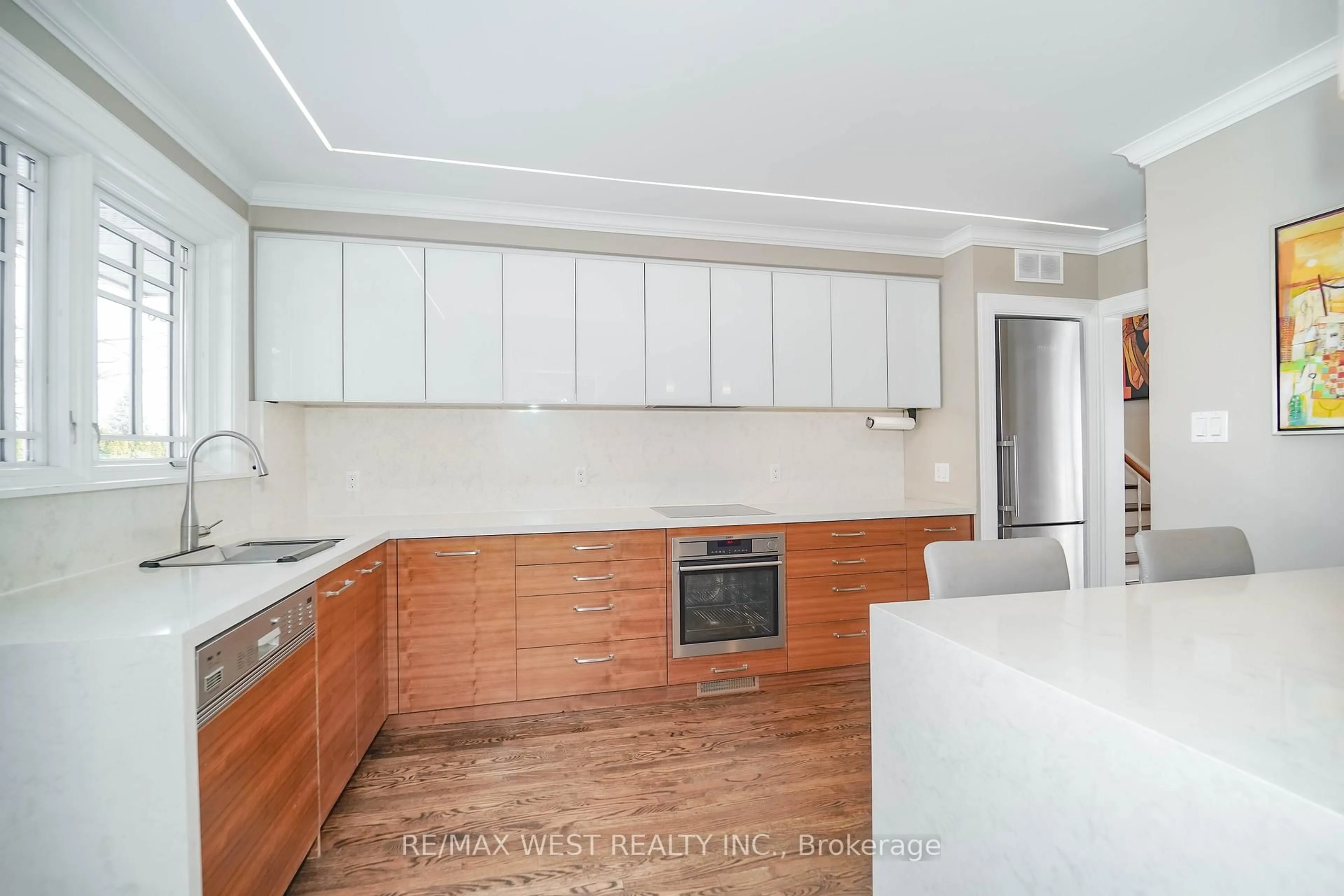 Standard kitchen, unknown for 170 Princess Margaret Blvd, Toronto Ontario M9B 2Z6