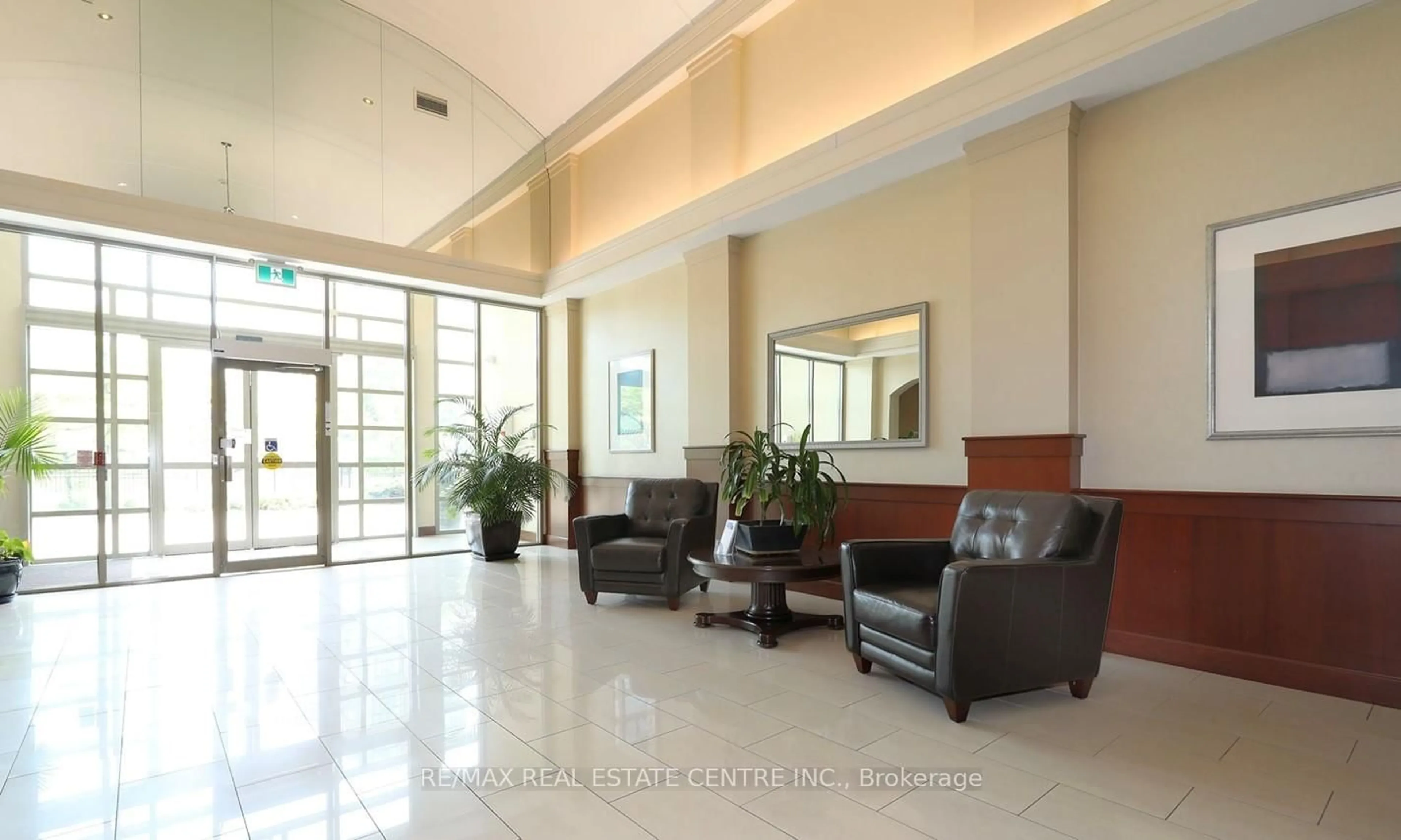 Lobby for 1359 Rathburn Rd #1901, Mississauga Ontario L4W 5P7