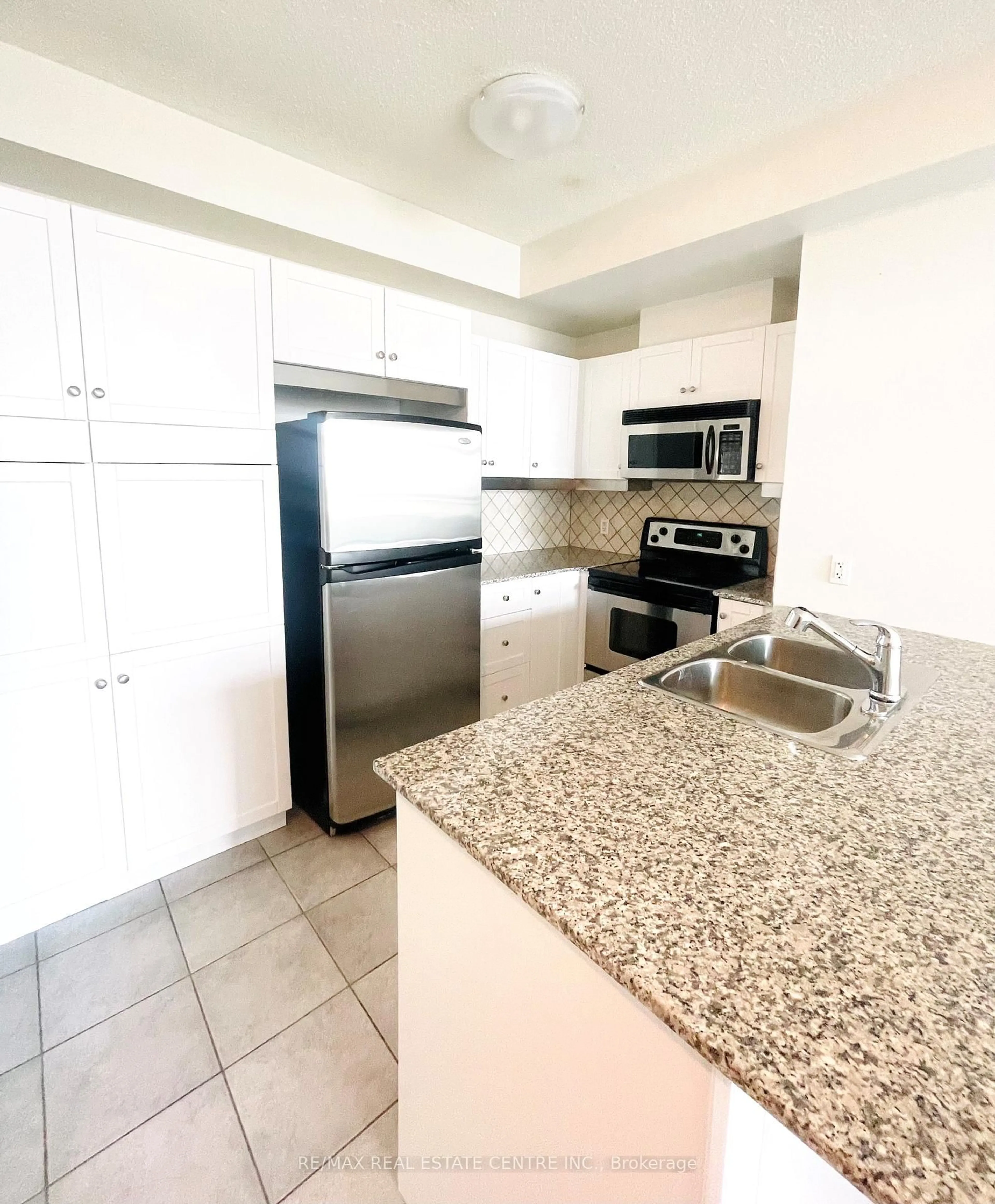 Standard kitchen, ceramic/tile floor for 1359 Rathburn Rd #1901, Mississauga Ontario L4W 5P7