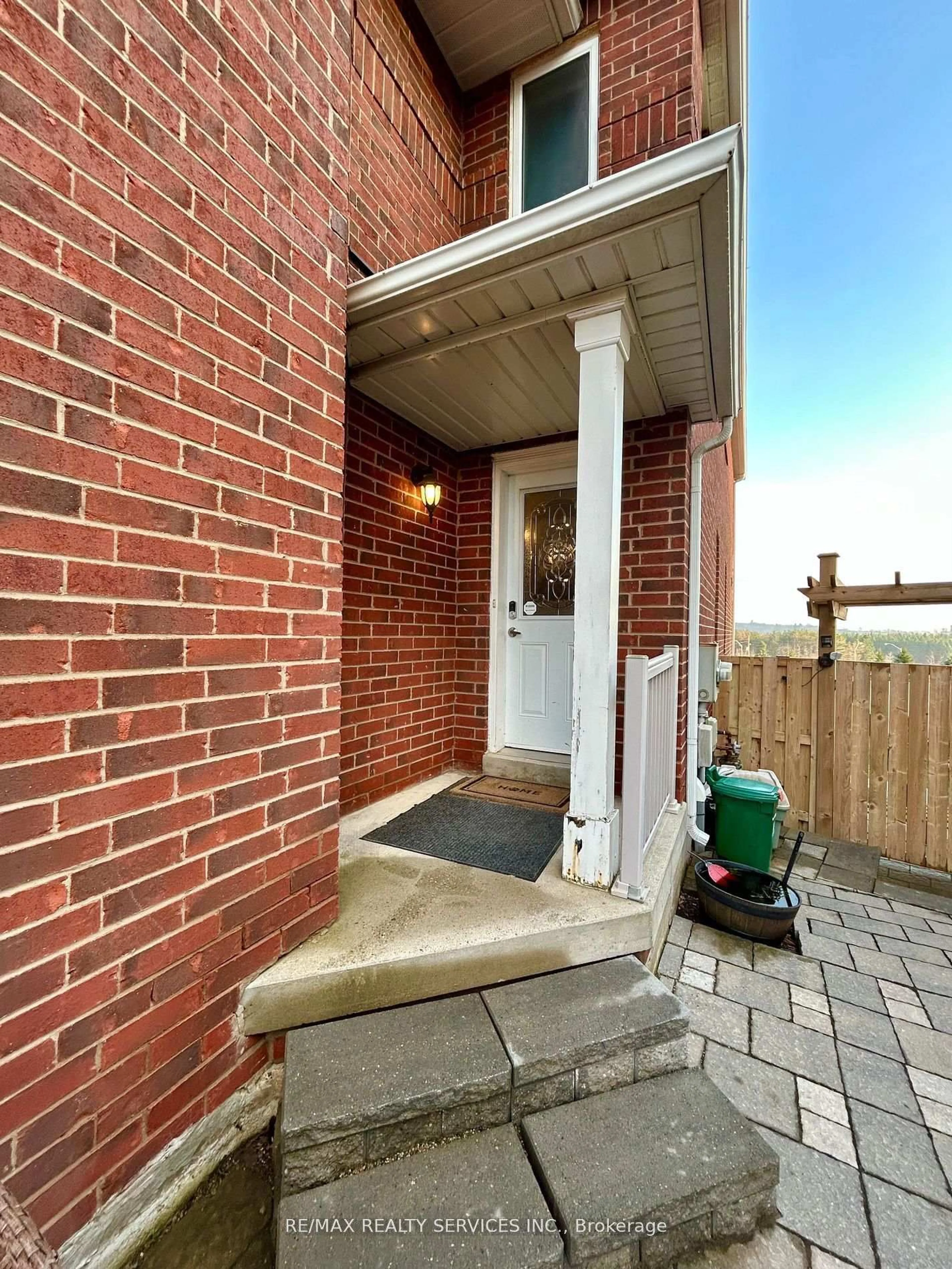 Home with brick exterior material, street for 411 Jay Cres, Orangeville Ontario L9W 4Z1