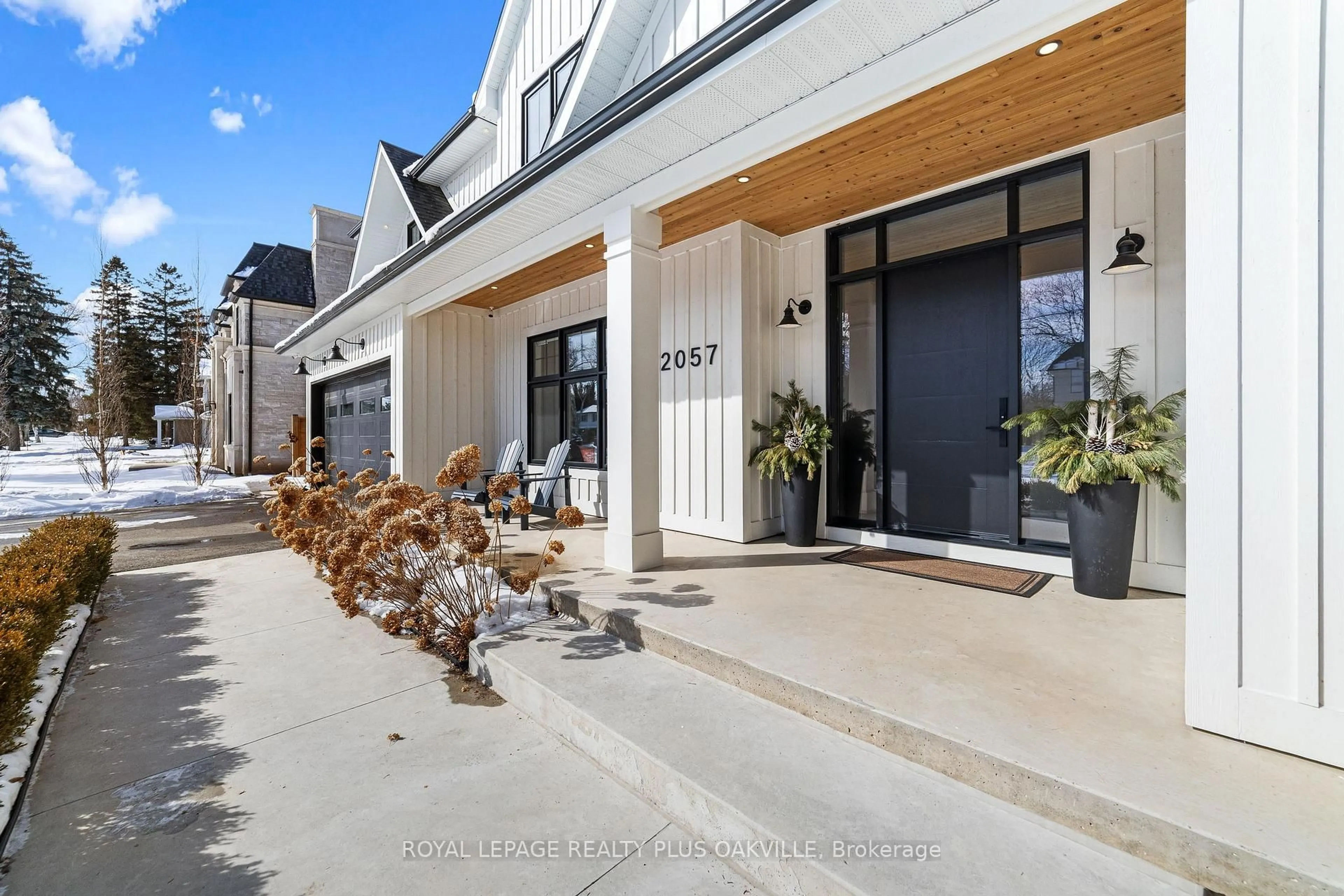 Unknown for 2057 Salvator Blvd, Oakville Ontario L6L 1M9