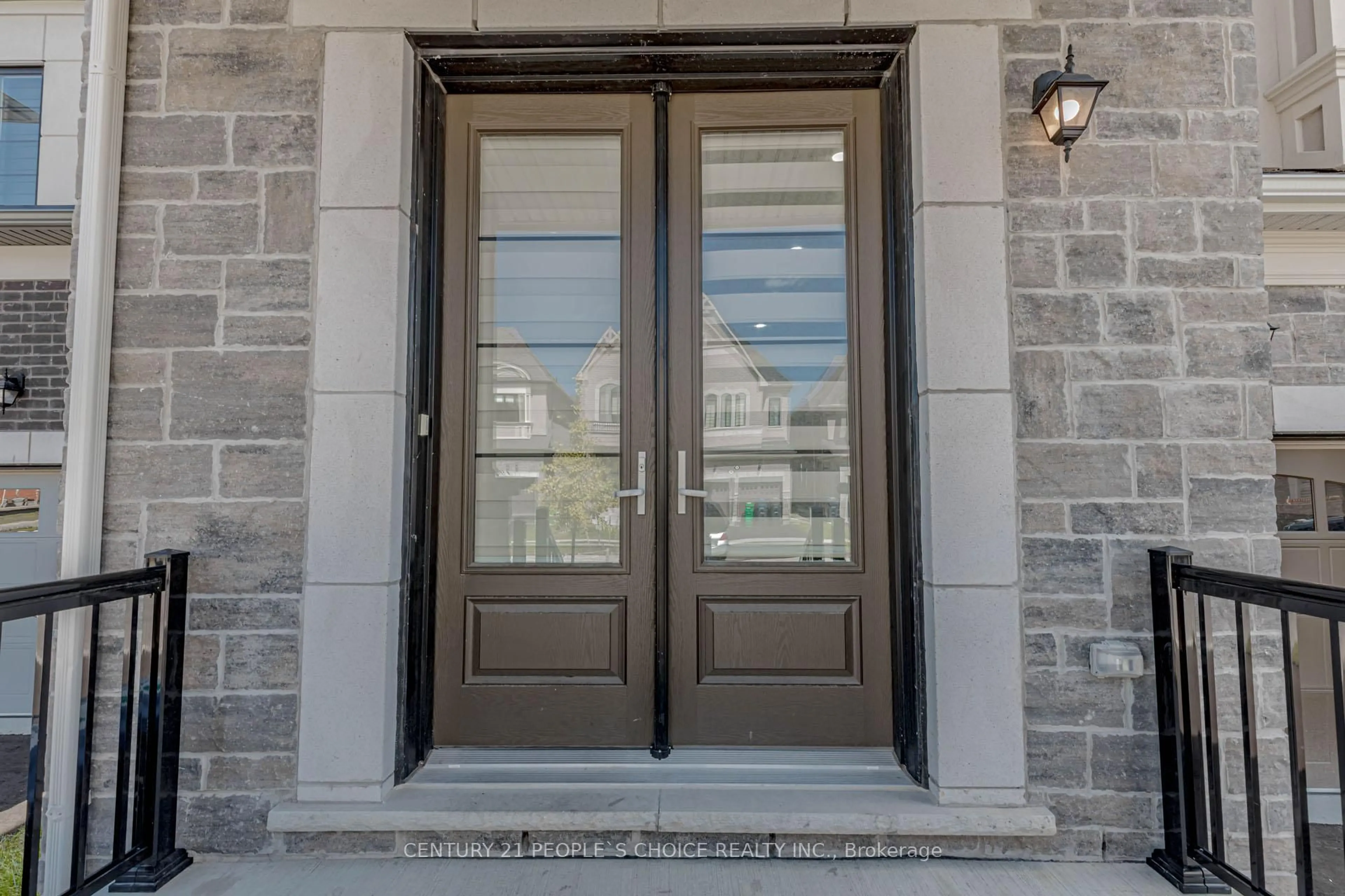 Indoor entryway for 5 Bergin St, Brampton Ontario L6X 0X1