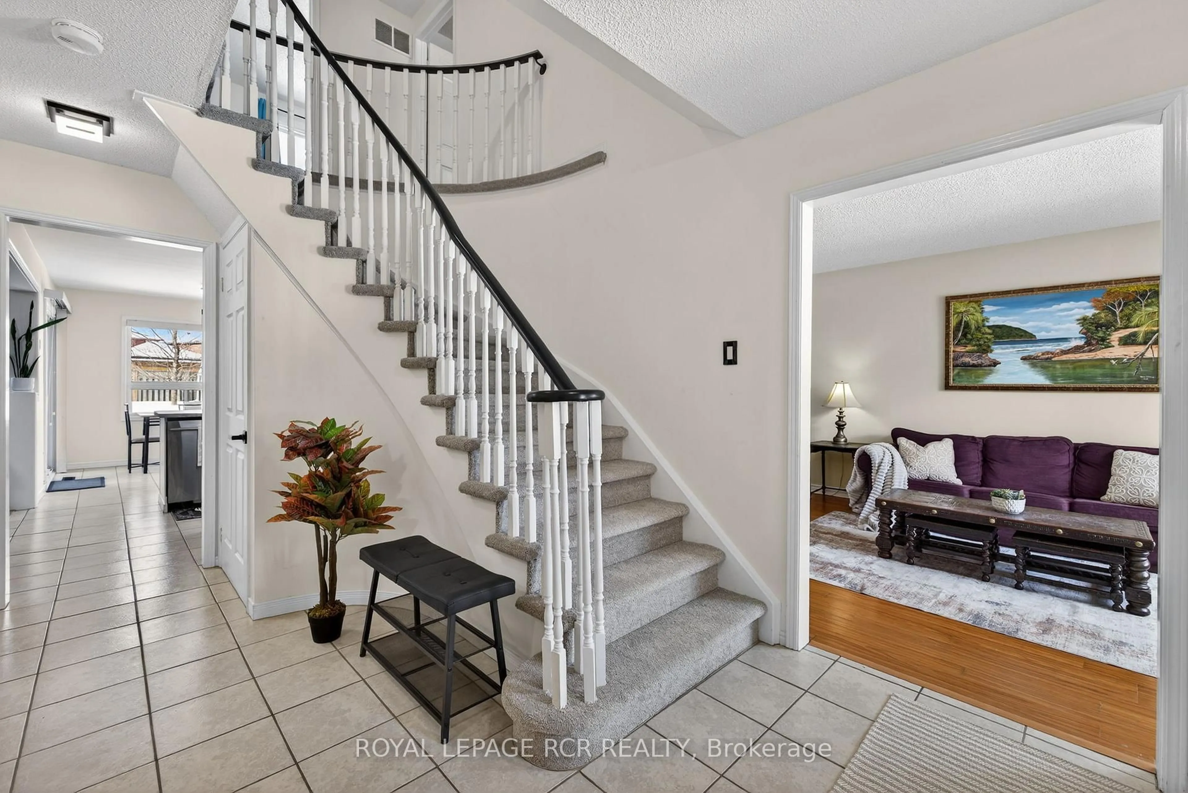 Indoor entryway for 21 Webster Way, Halton Hills Ontario L7G 5J7