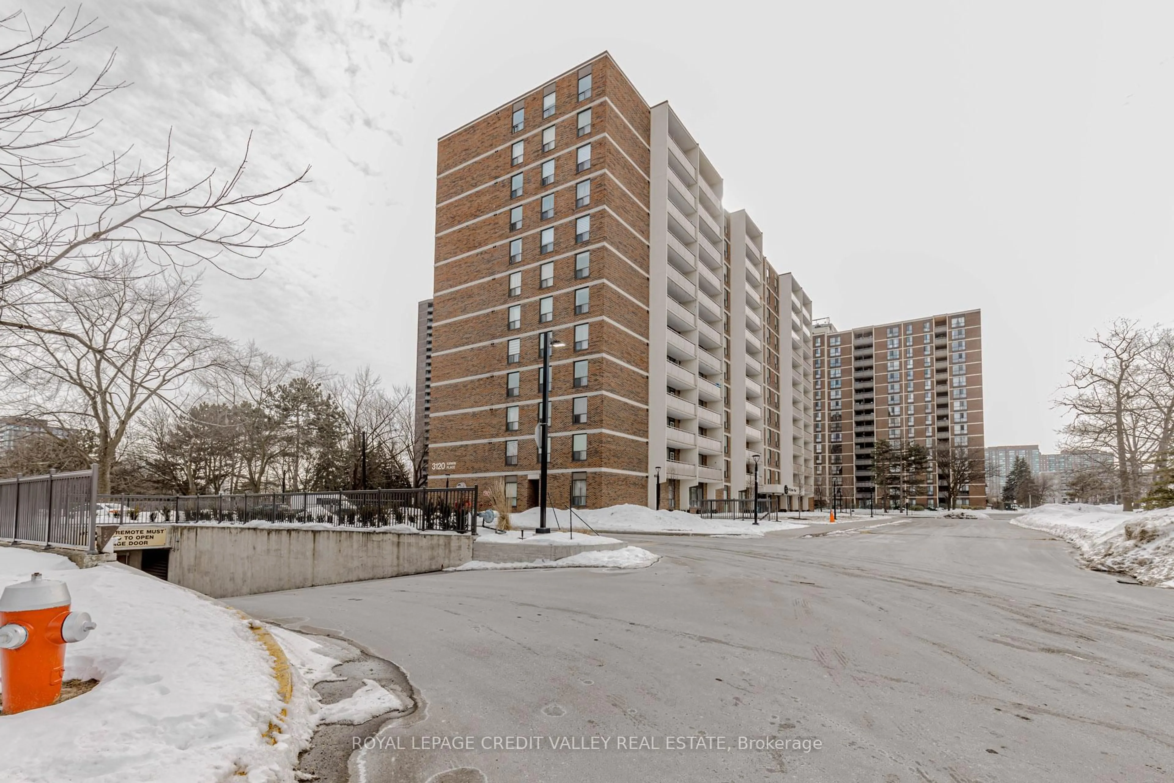 Unknown for 3120 Kirwin Ave #501, Mississauga Ontario L5A 3R2