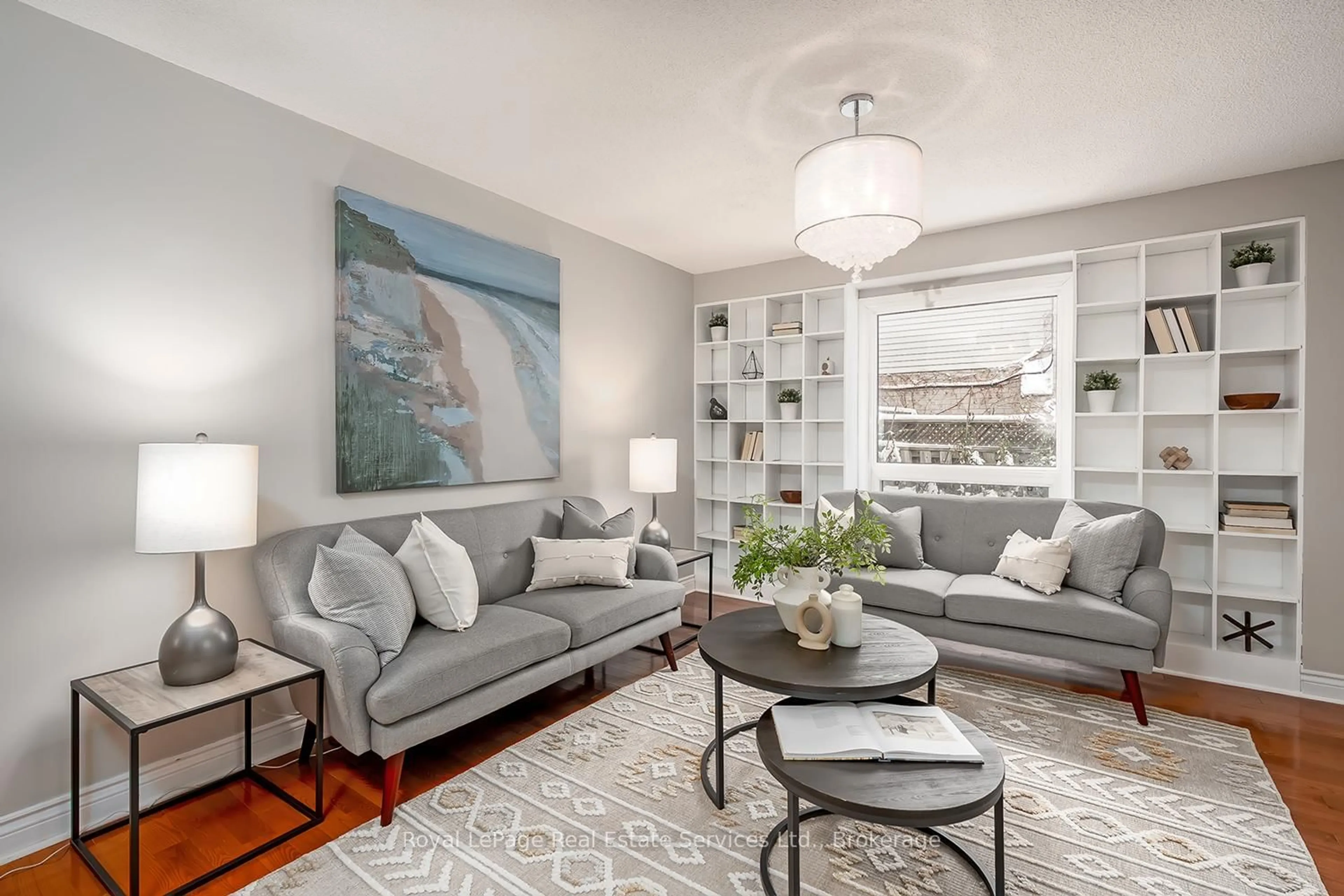 Living room with furniture, unknown for 1544 Greenbriar Dr, Oakville Ontario L6M 1Y5