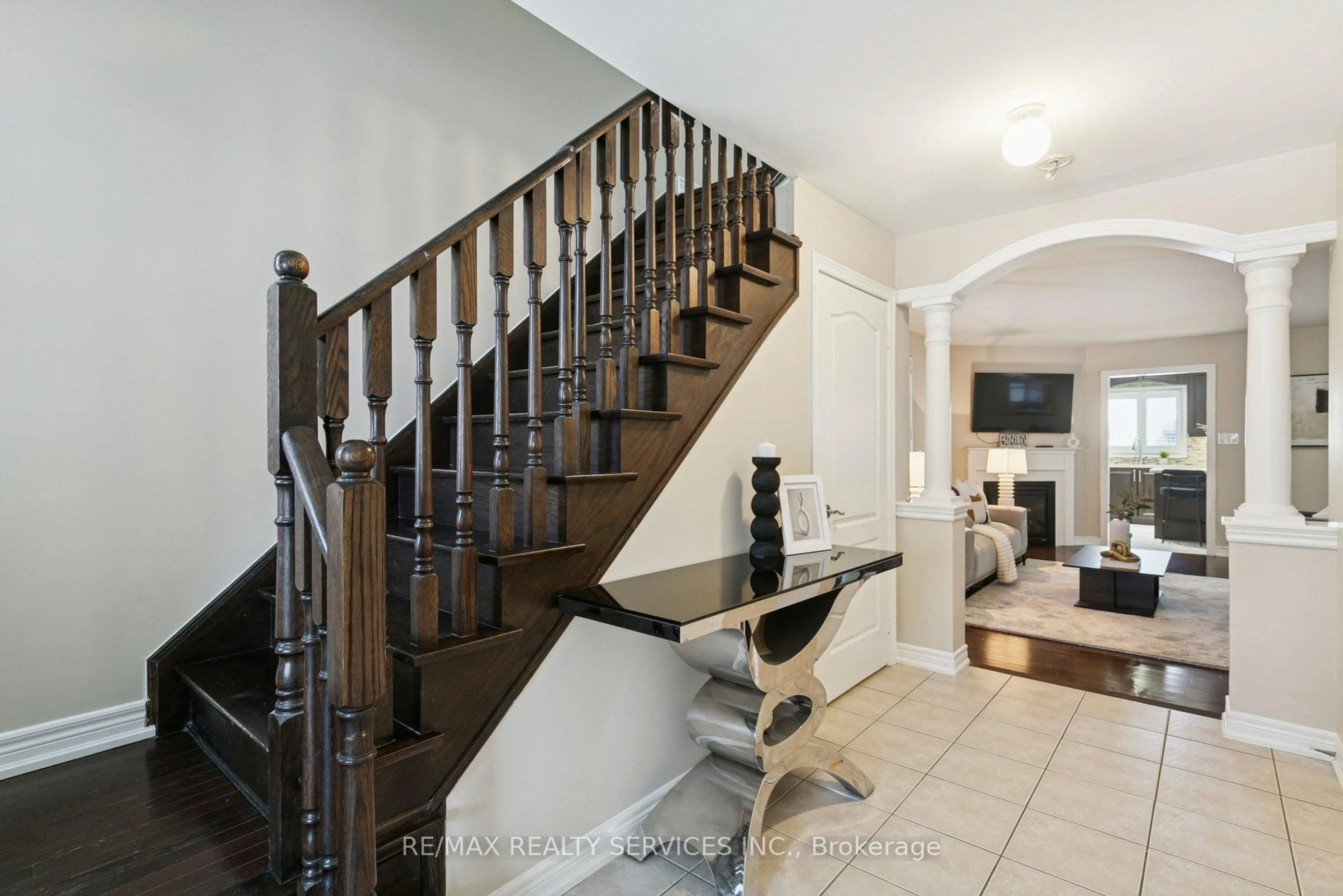 Stairs for 9 Beachville Circ, Brampton Ontario L6X 0V4