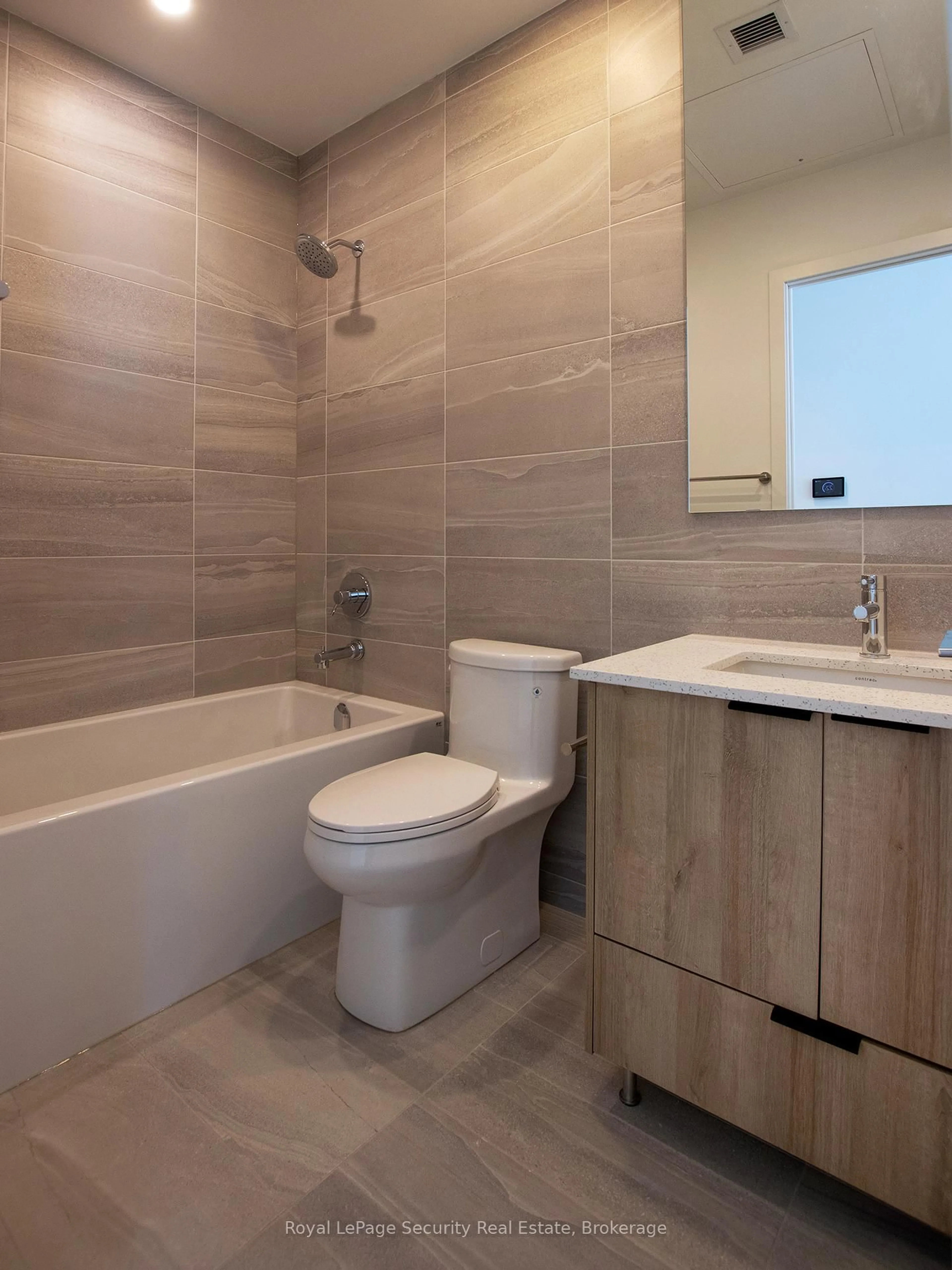 Standard bathroom, ceramic/tile floor for 722 Marlee Ave #104, Toronto Ontario M6B 3J7