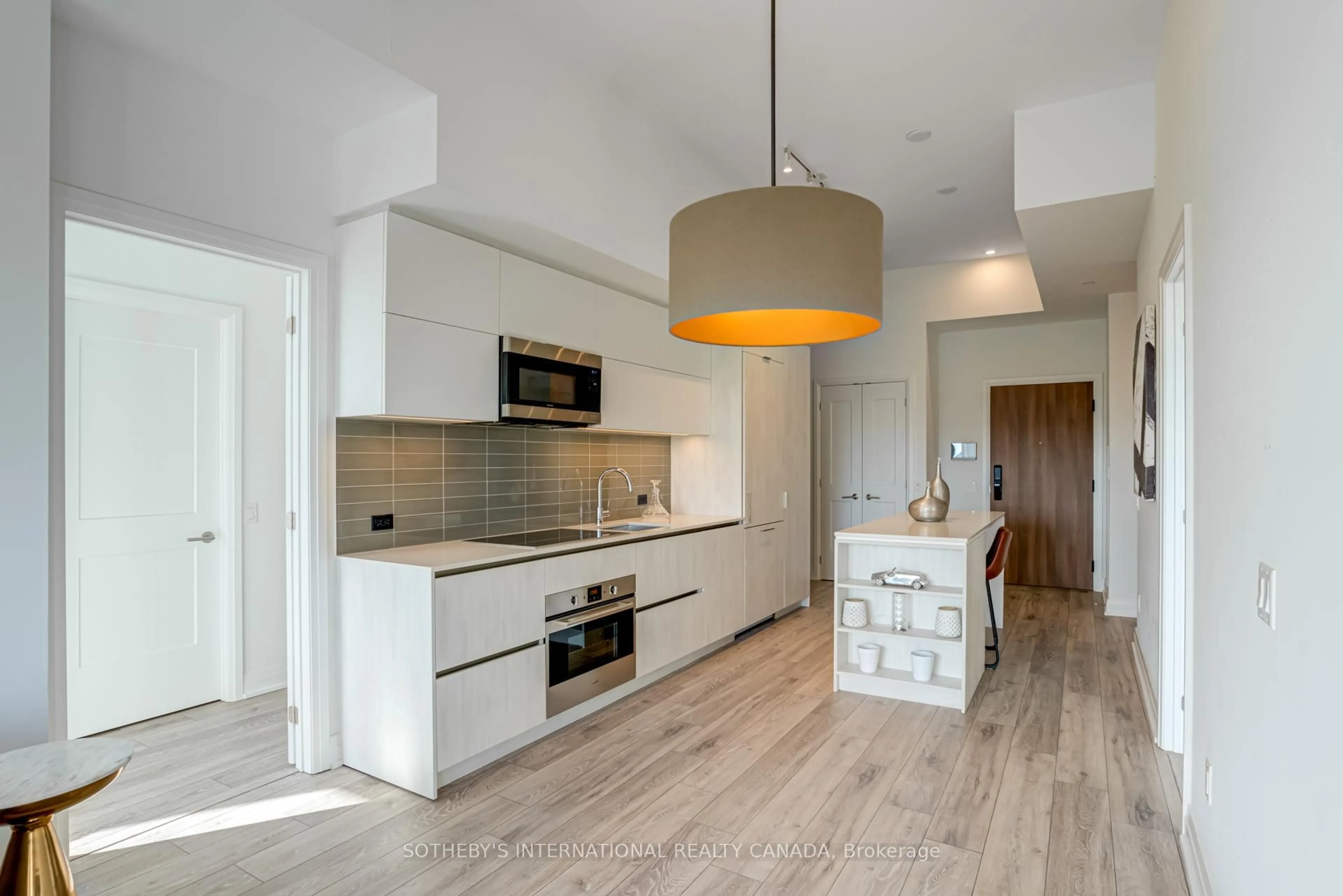 Open concept kitchen, unknown for 21 Park St #707, Mississauga Ontario L5G 0C2