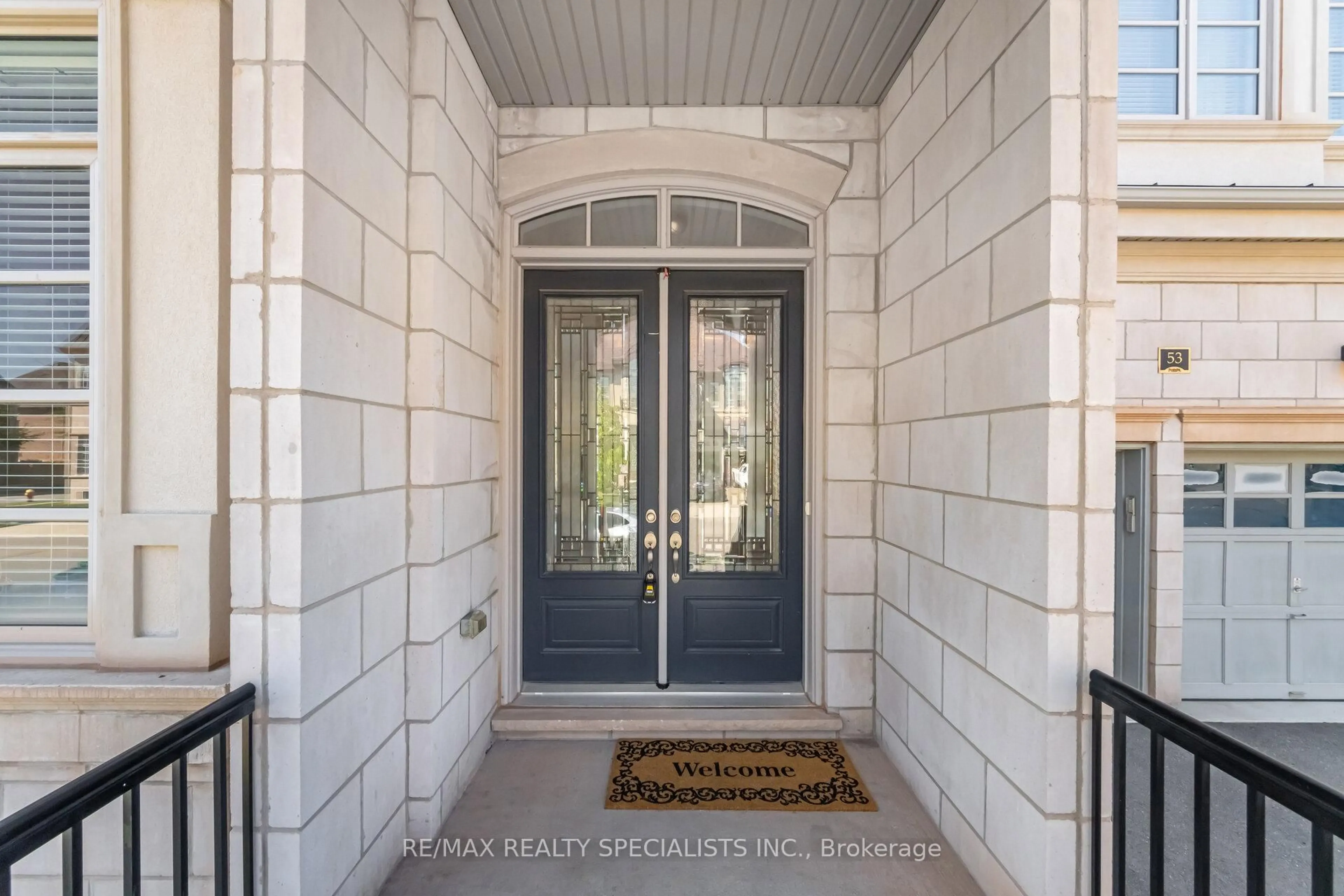 Indoor entryway for 53 Threshing Mill Blvd, Oakville Ontario L6H 0V6