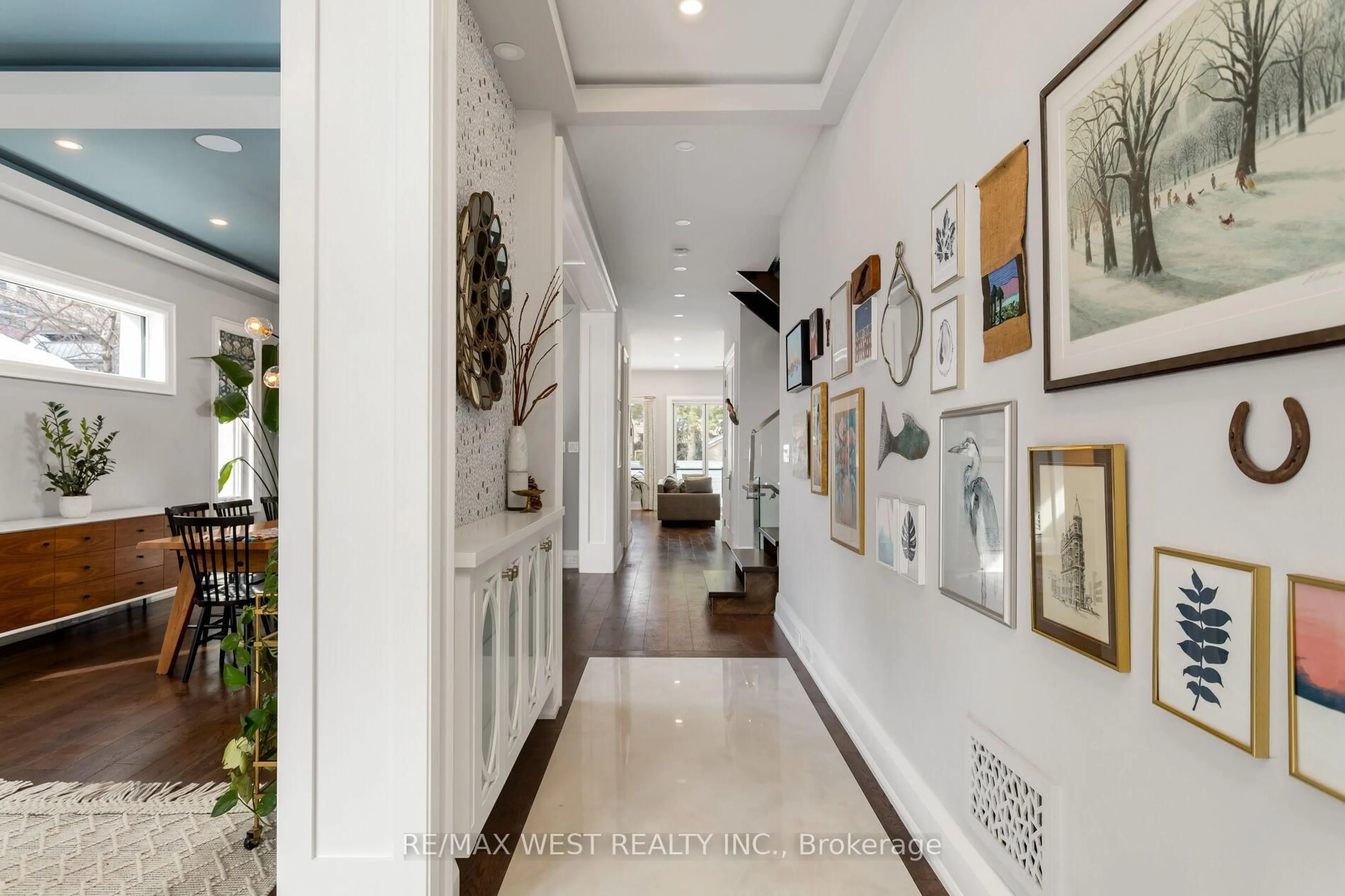 Indoor foyer for 34 Government Rd, Toronto Ontario M8X 1V9