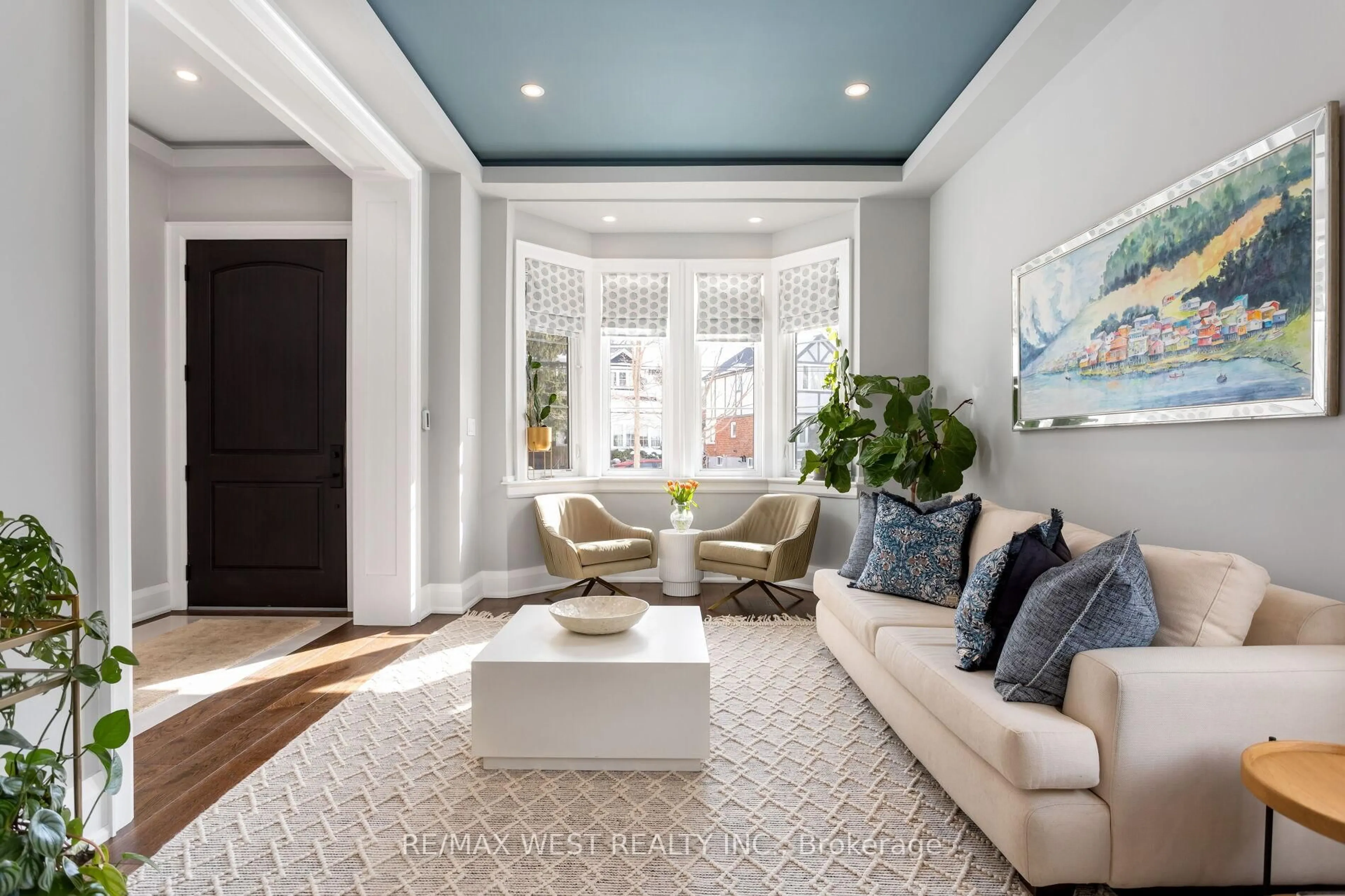 Living room with furniture, unknown for 34 Government Rd, Toronto Ontario M8X 1V9