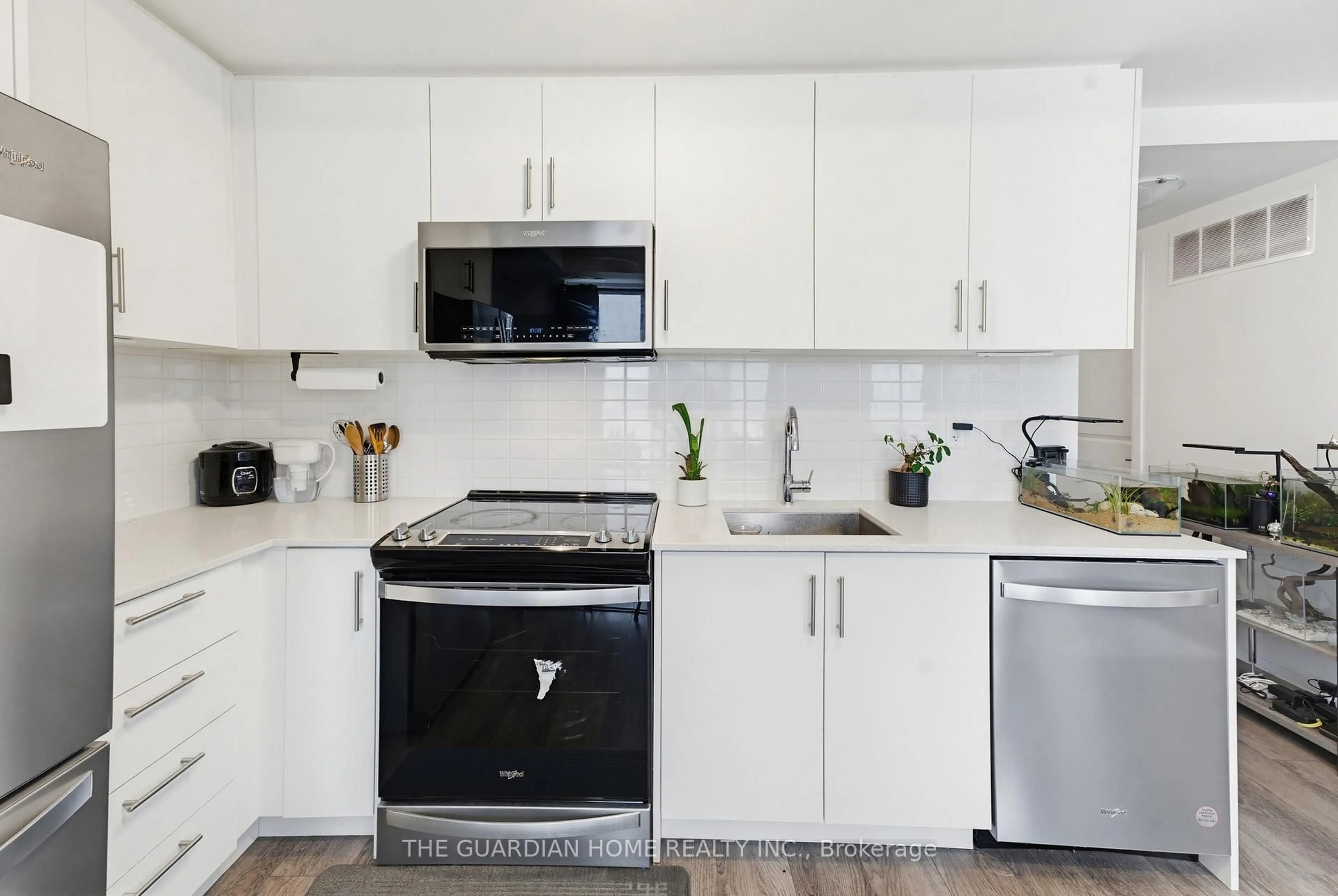 Standard kitchen, unknown for 95 Attmar Dr #201, Brampton Ontario L6P 0Y6