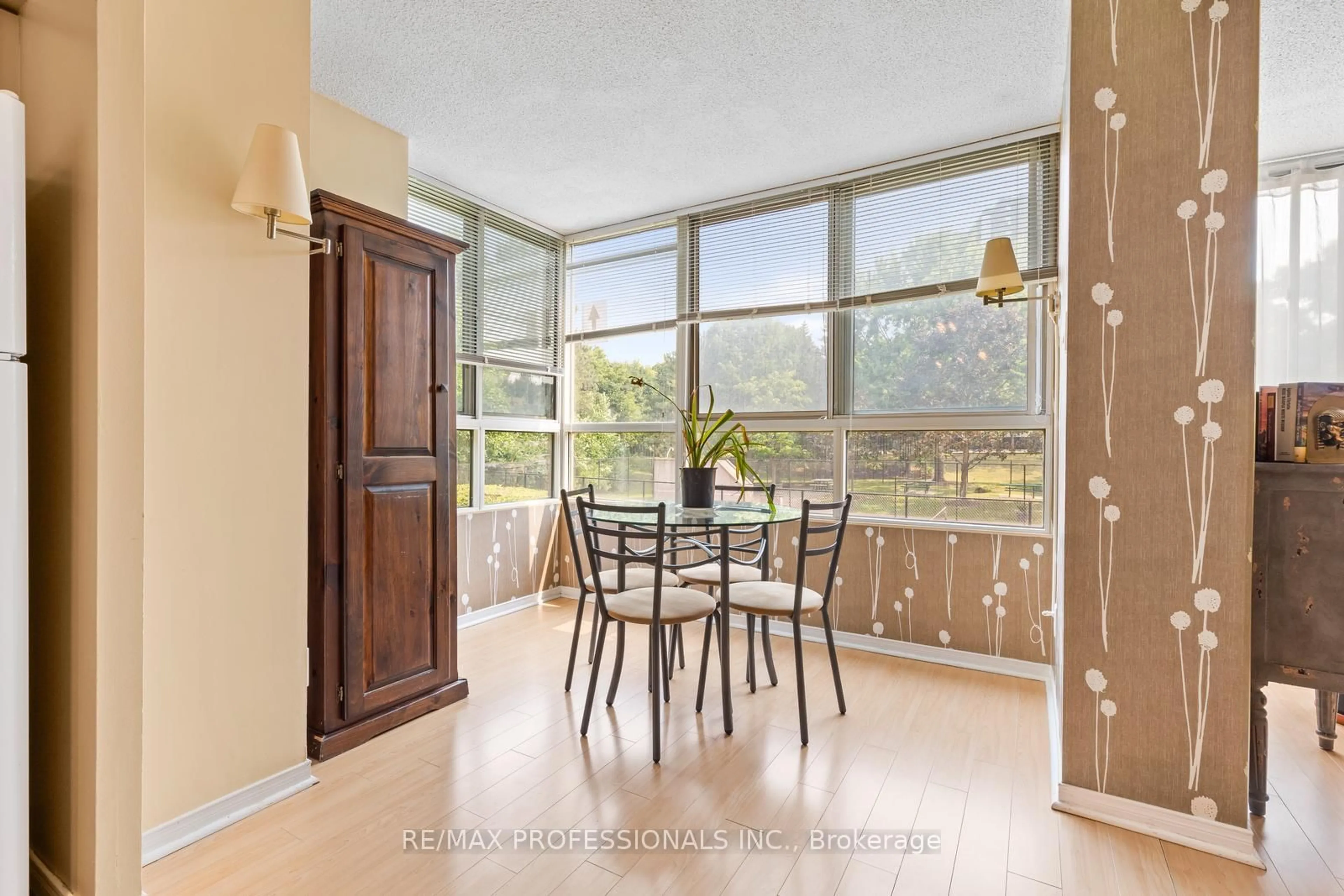 Dining room, unknown for 1485 Lakeshore Rd #114, Mississauga Ontario L5E 3G2