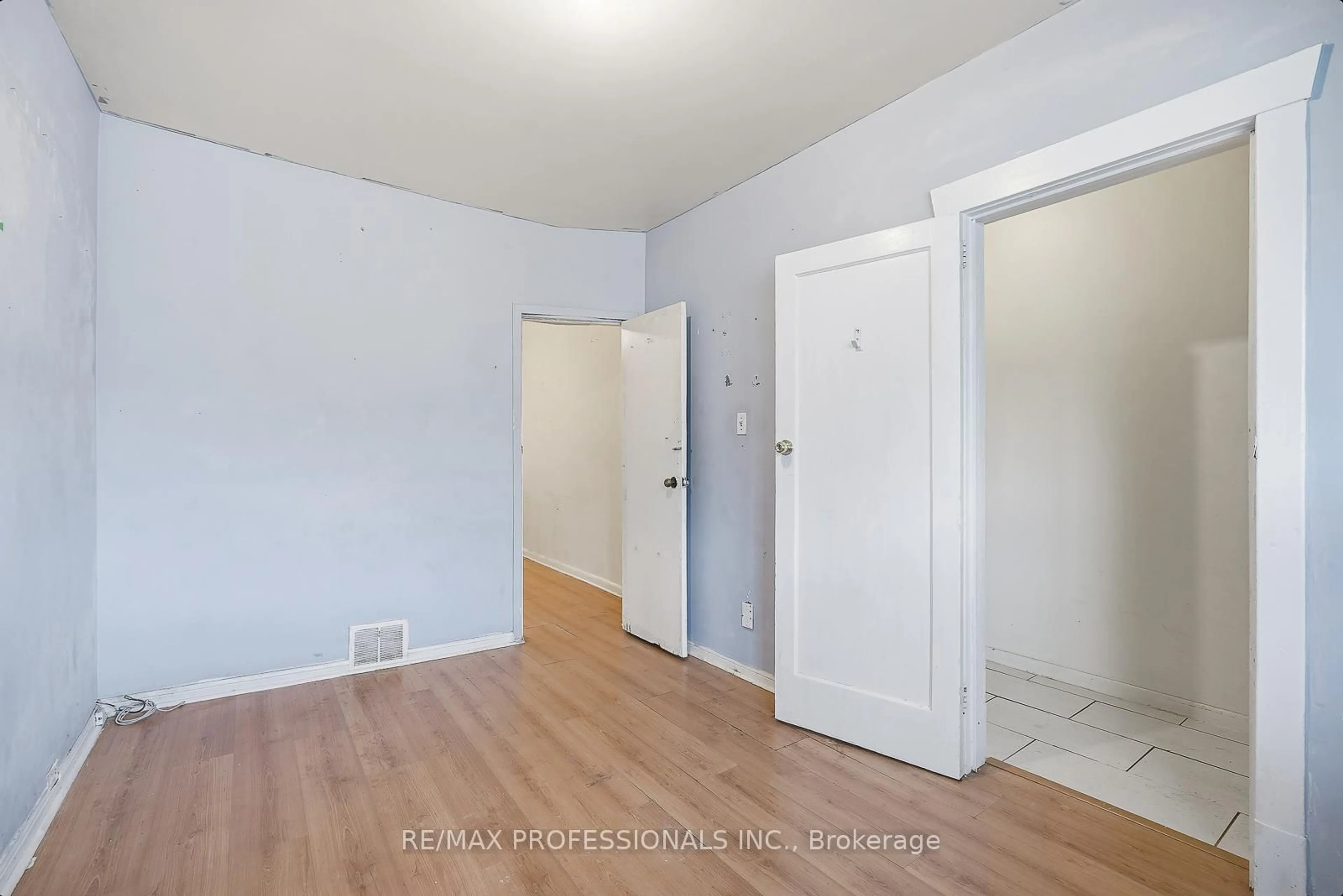 A pic of a room for 127 Kane Ave, Toronto Ontario M6M 3N1