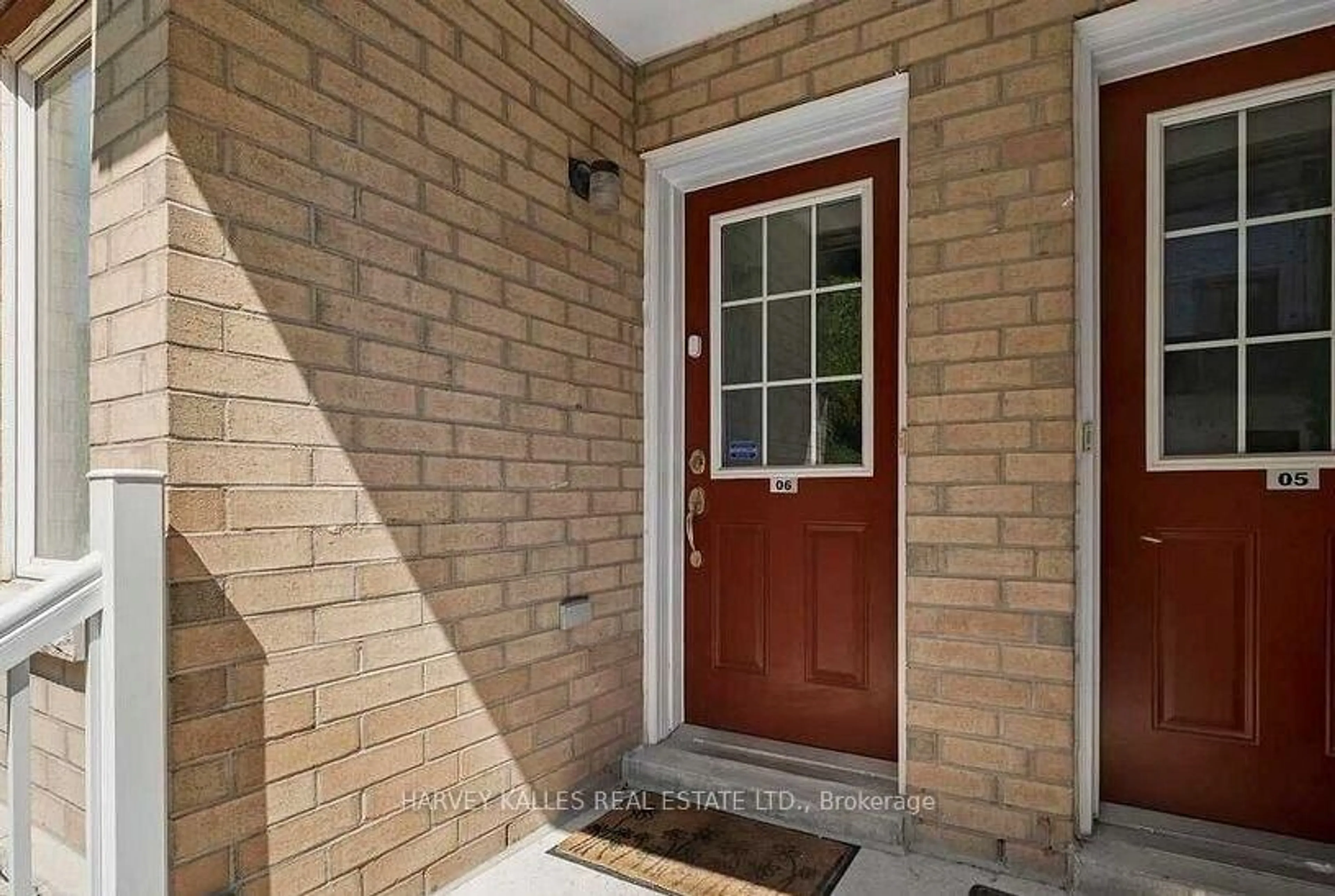 Indoor entryway for 21 Foundry Ave #6, Toronto Ontario M6H 4K7