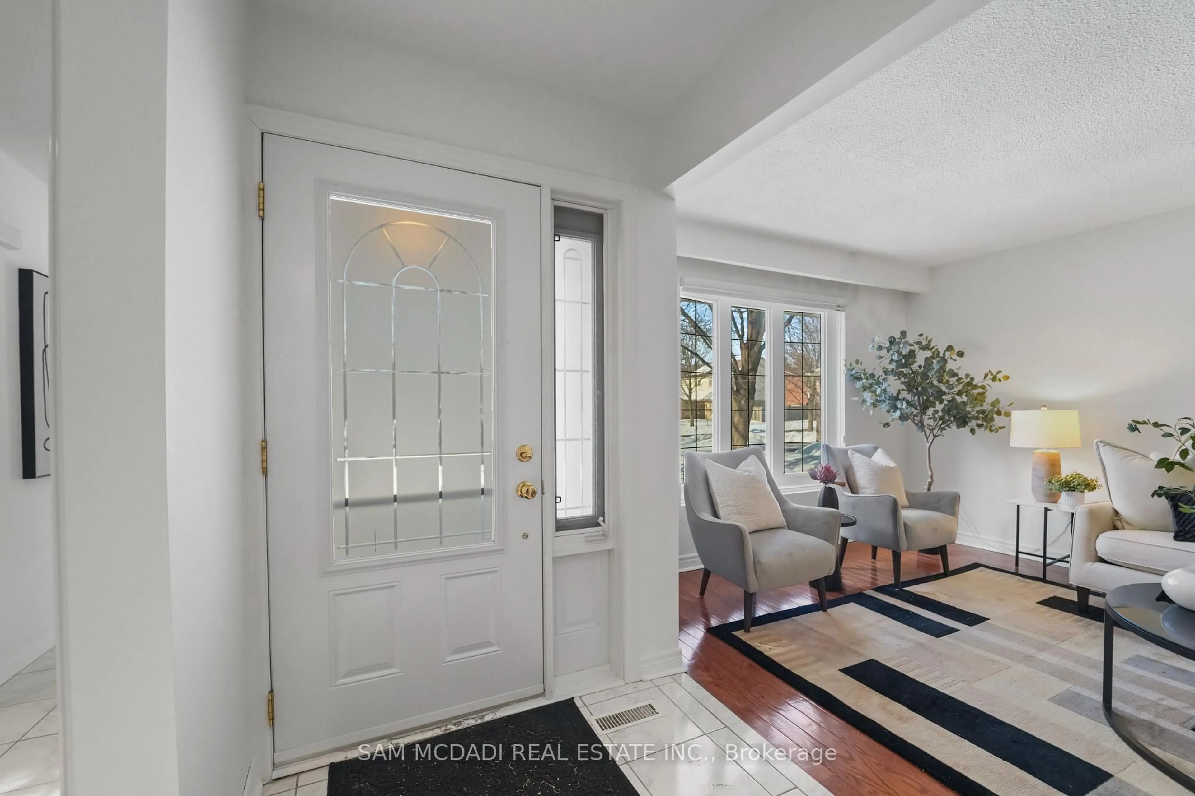 Indoor entryway for 44 Madrid Cres, Brampton Ontario L6S 2X4