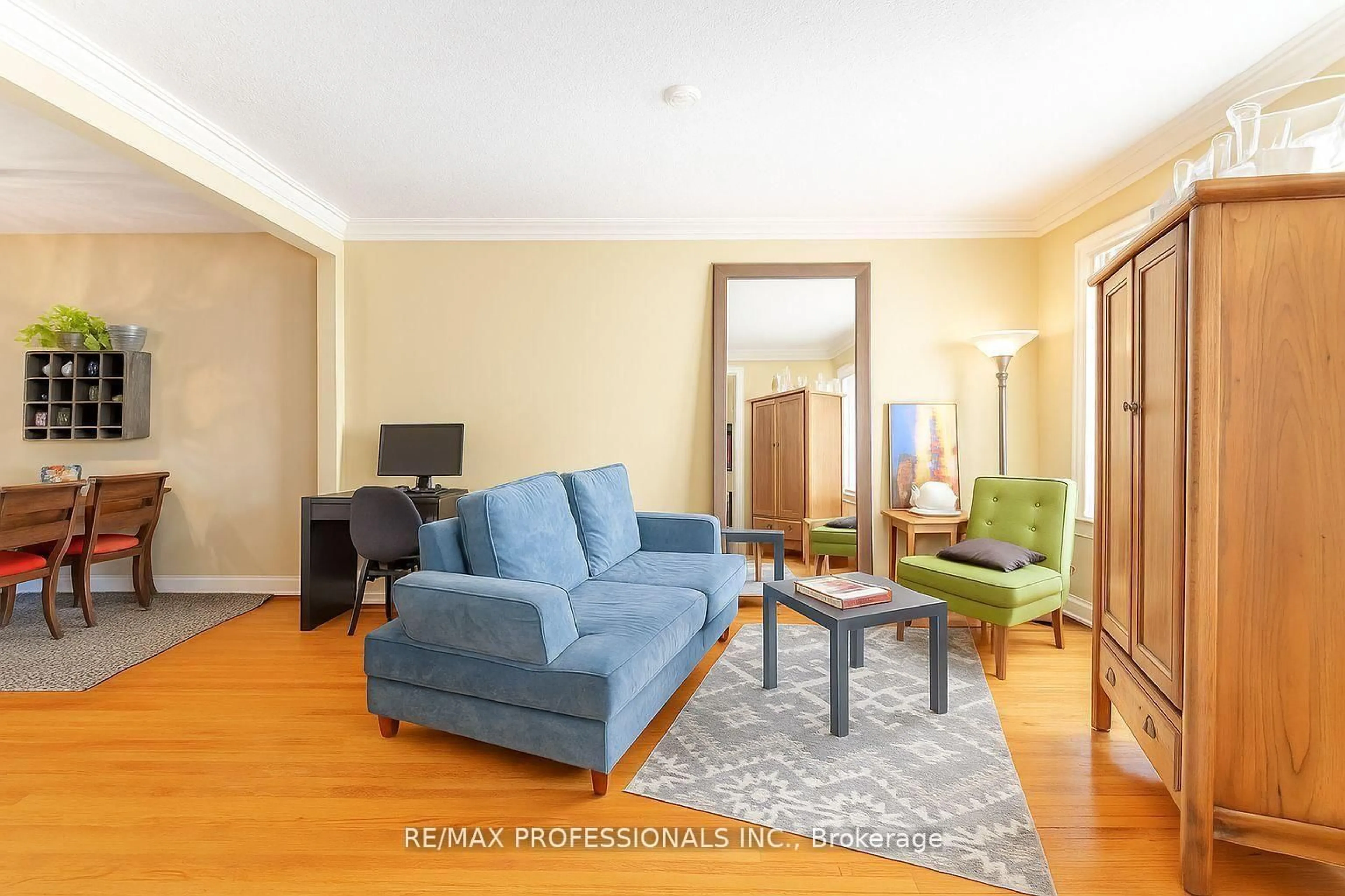 Living room with furniture, unknown for 40 Warren Cres, Toronto Ontario M6S 4S2