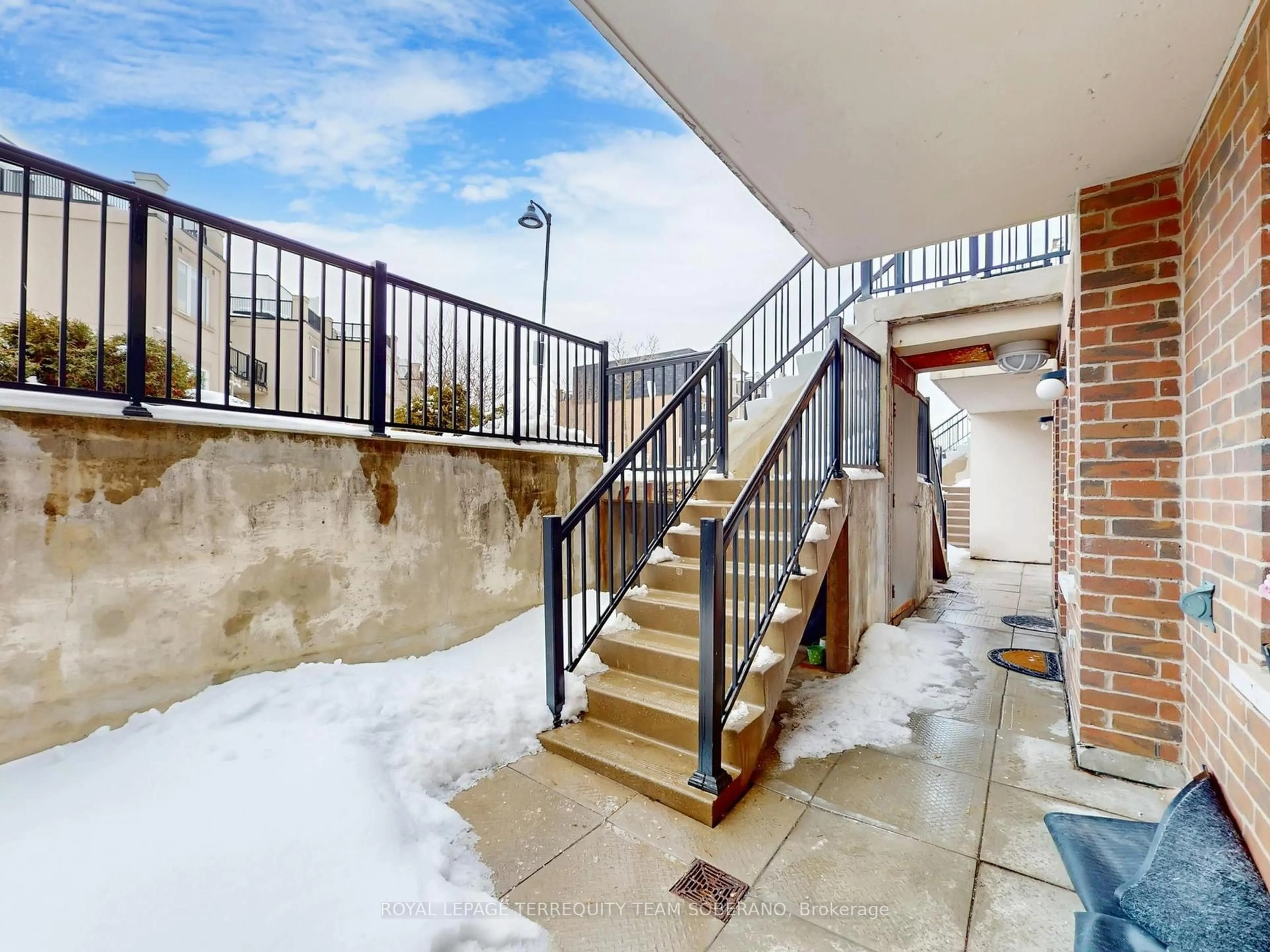 Unknown for 3039 Finch Ave #1028, Toronto Ontario M9M 0A4