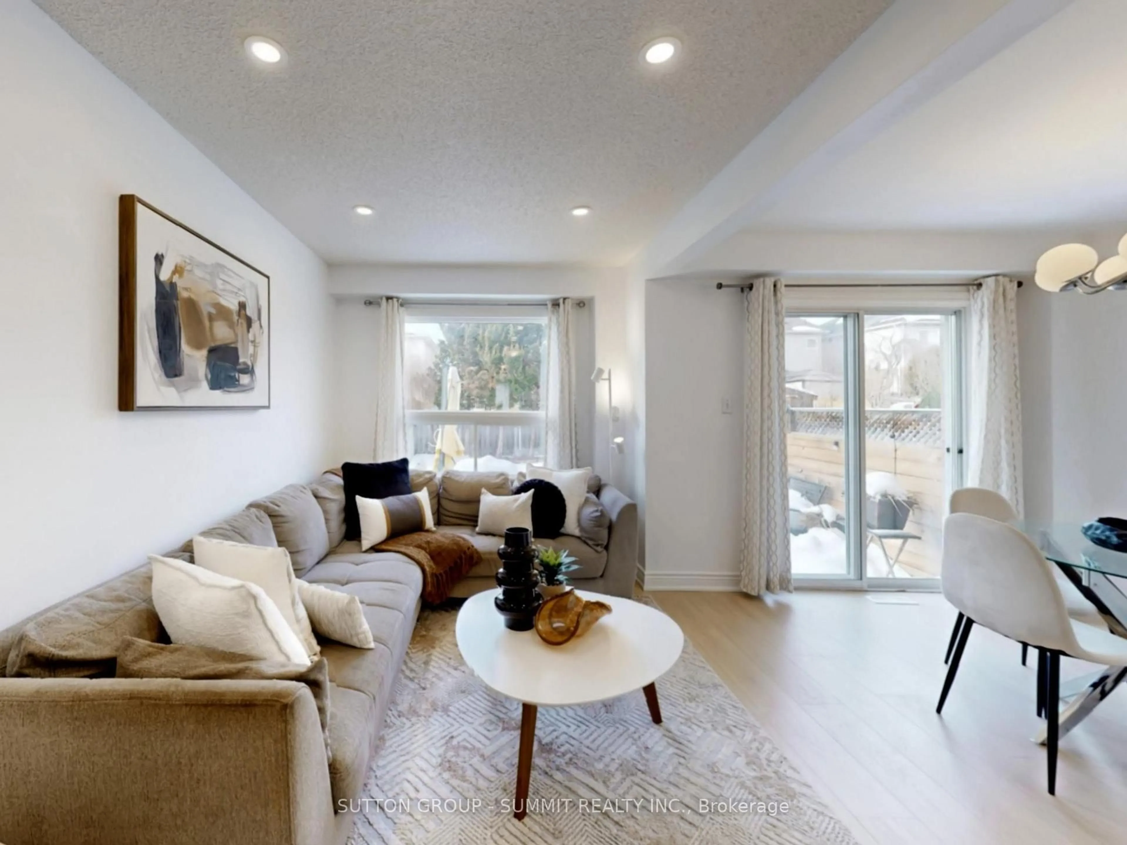 Living room with furniture, unknown for 5139 Porter St, Burlington Ontario L7L 6K8