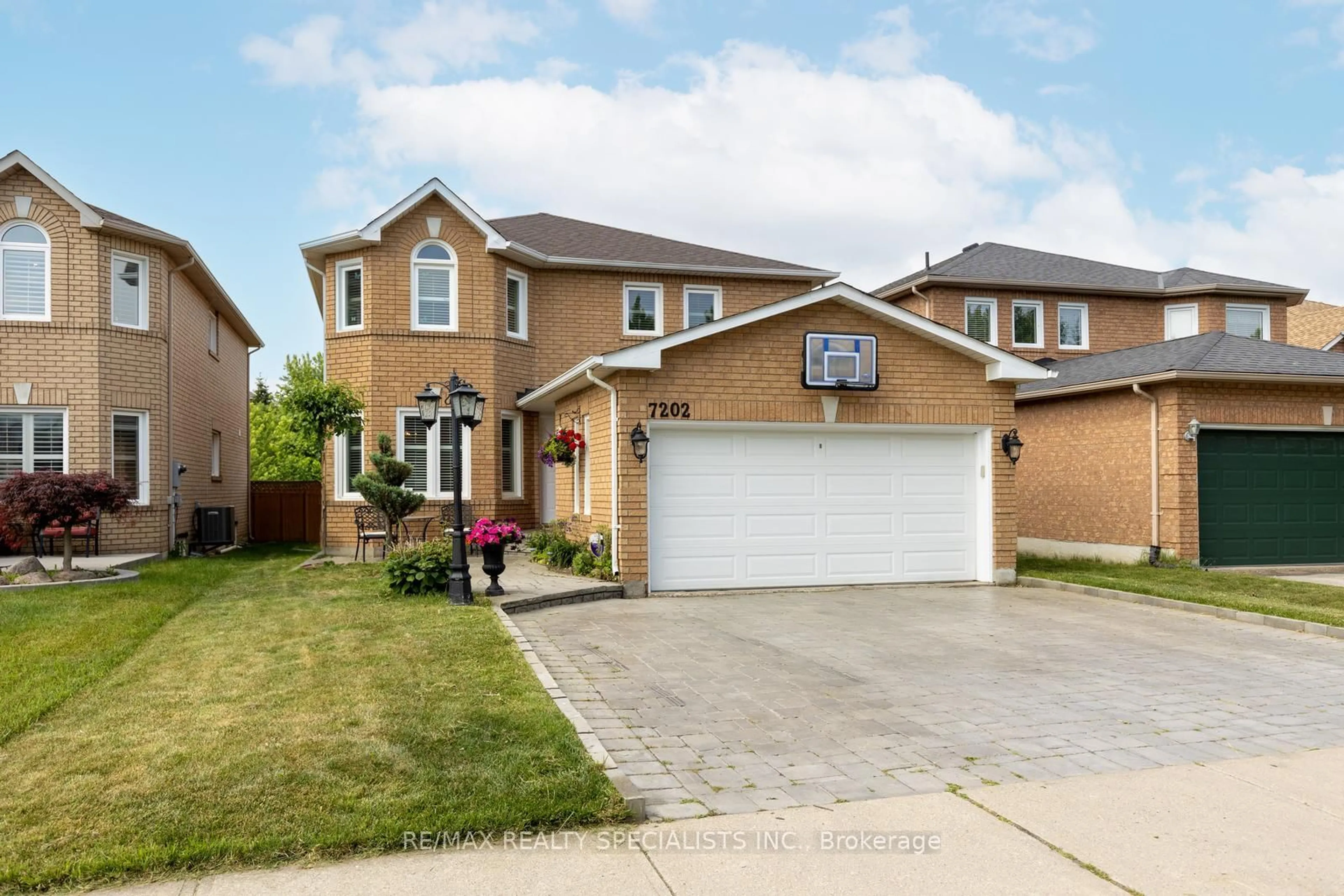 Home with brick exterior material, street for 7202 Black Walnut Tr, Mississauga Ontario L5N 7N4
