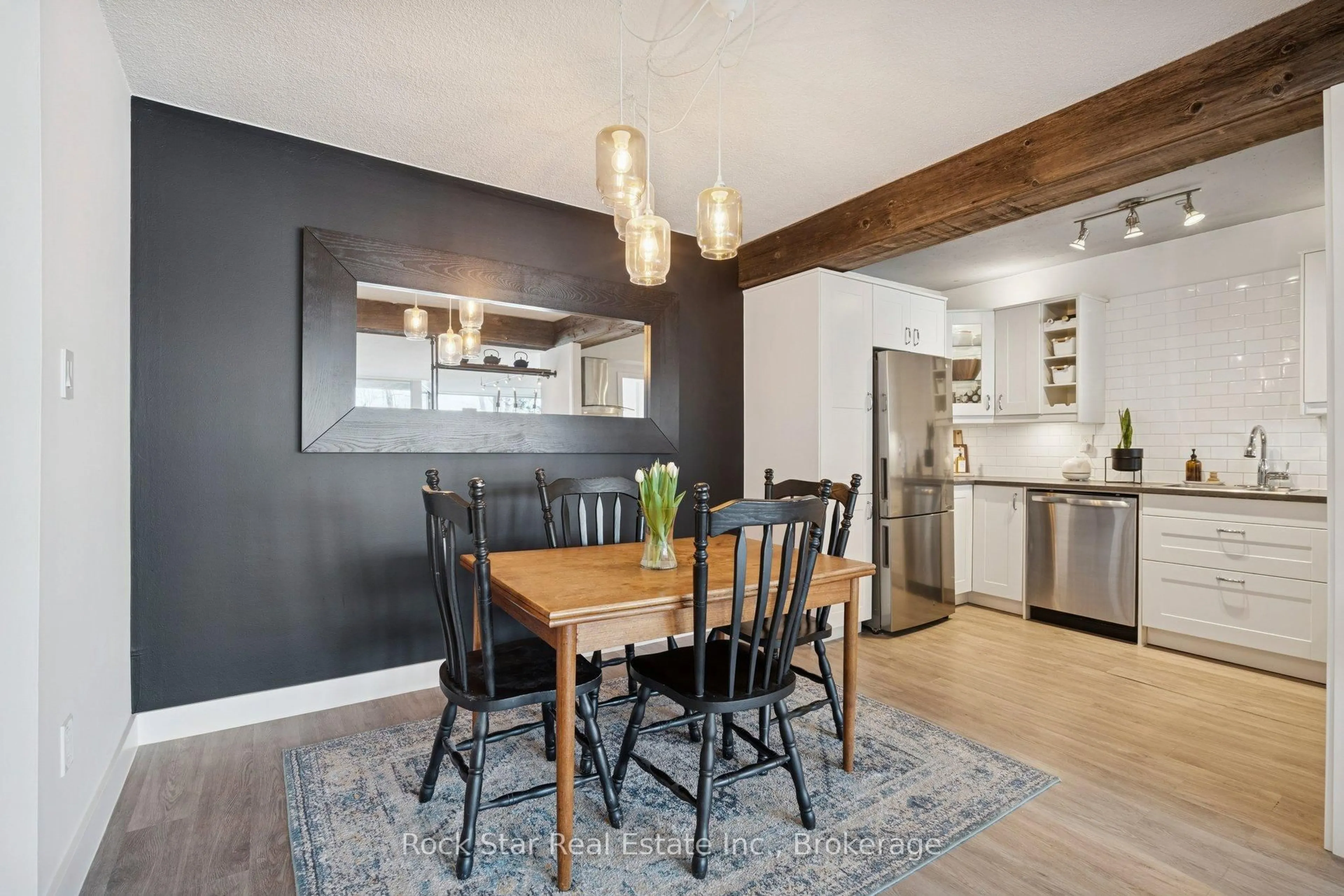 Open concept kitchen, wood/laminate floor for 20 Speers Rd #103, Oakville Ontario L6K 3R5