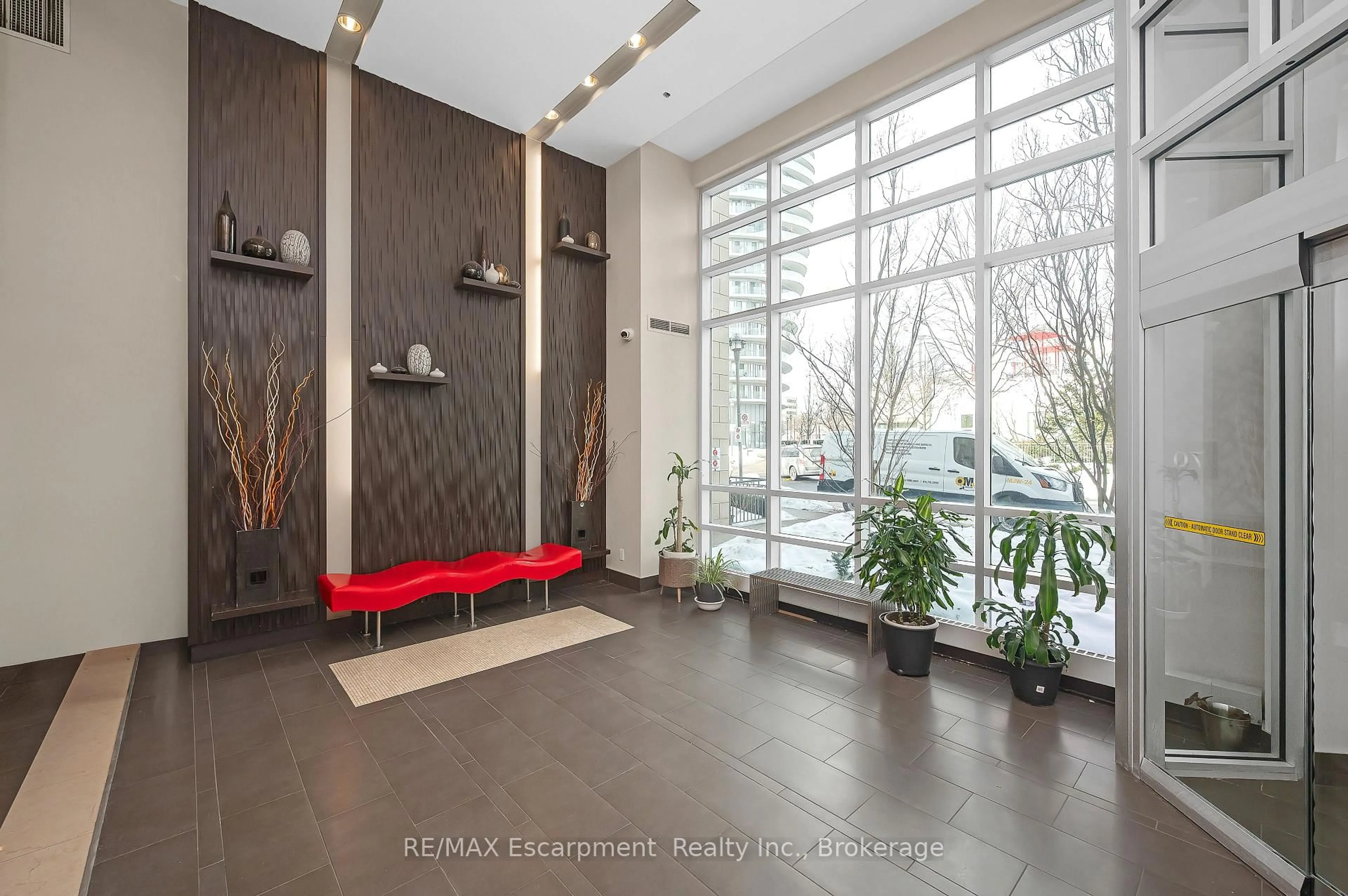 Indoor foyer for 70 Absolute Ave #1908, Mississauga Ontario L4Z 0A4