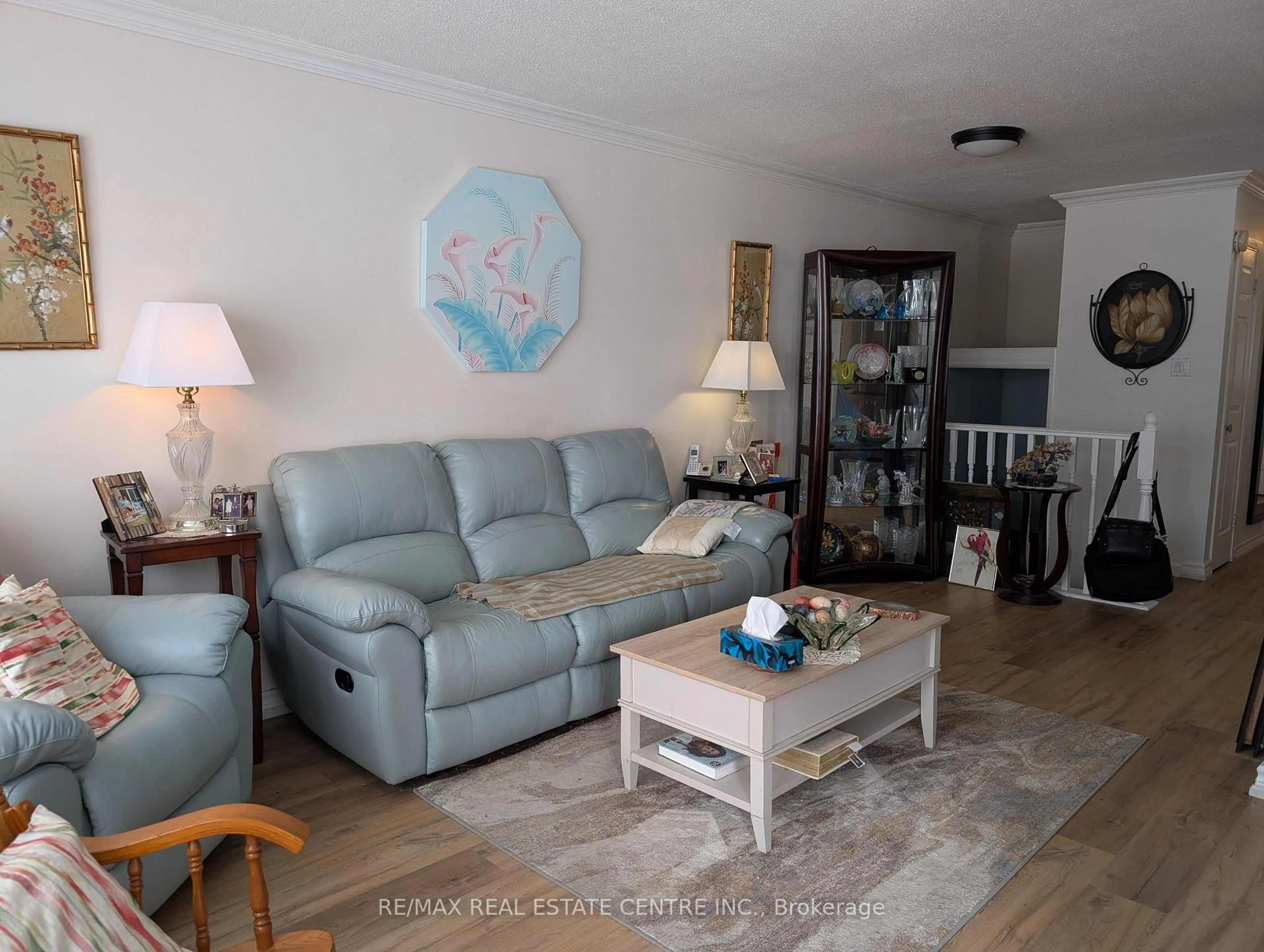 Living room with furniture, unknown for 41 Madison Ave, Orangeville Ontario L9W 1R9