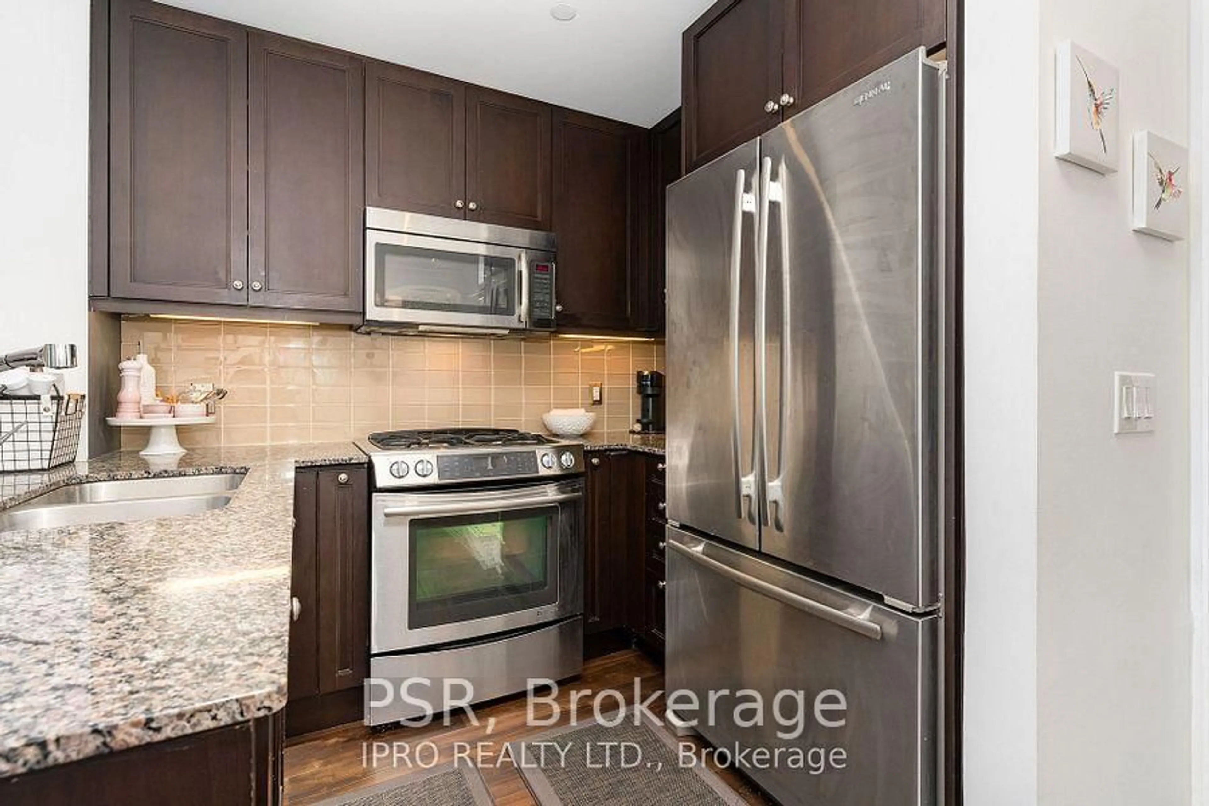 Standard kitchen, unknown for 11 Bronte Rd #422, Oakville Ontario L6L 0E1